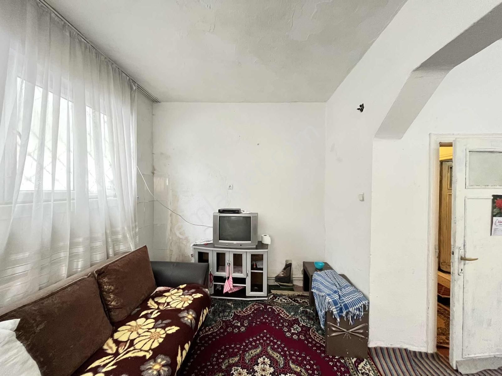 Türkiyem Gyo// Fevziçakmak Mah. Tapulu 2+1 Bodrum Kat Daire - Görsel 8