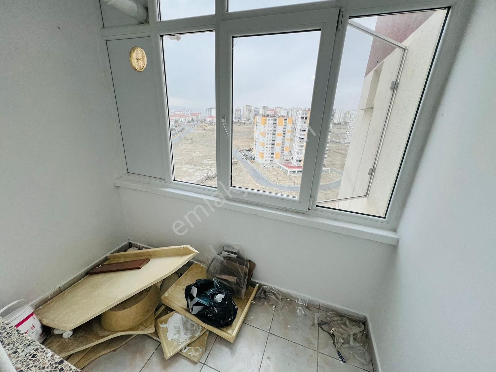 Tramvay Yanı İçi Yapılı Temiz Yüksek Kredi İmkanı 3+1 - Görsel 6