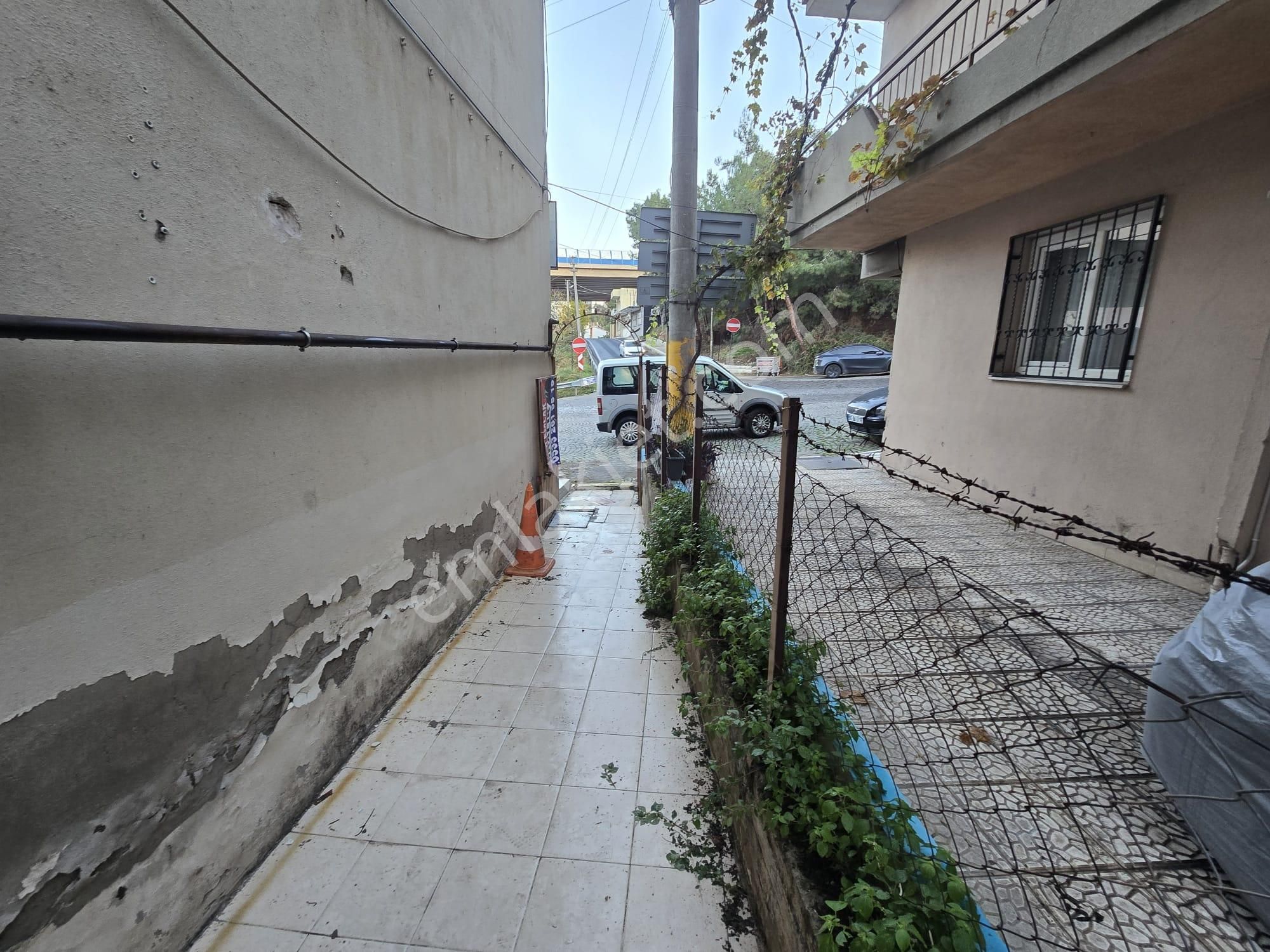 Balçova Eğitim Mahallesinde Otobana Çok Yakın Satlık 1+1 Daire - Görsel 20