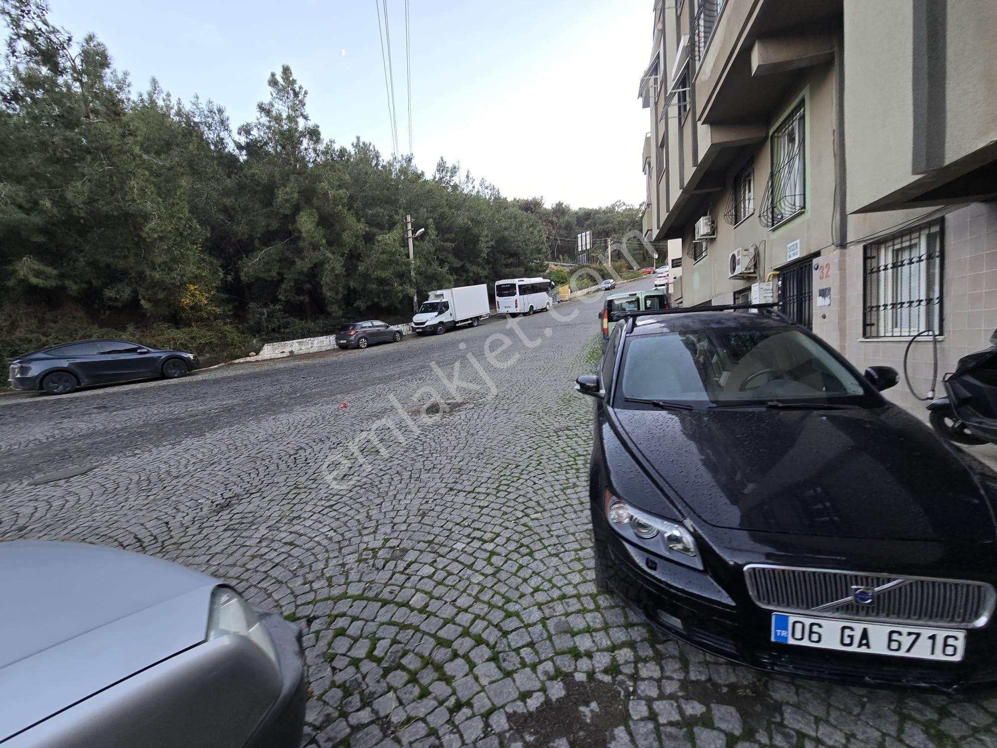 Balçova Eğitim Mahallesinde Otobana Çok Yakın Satlık 1+1 Daire - Görsel 21