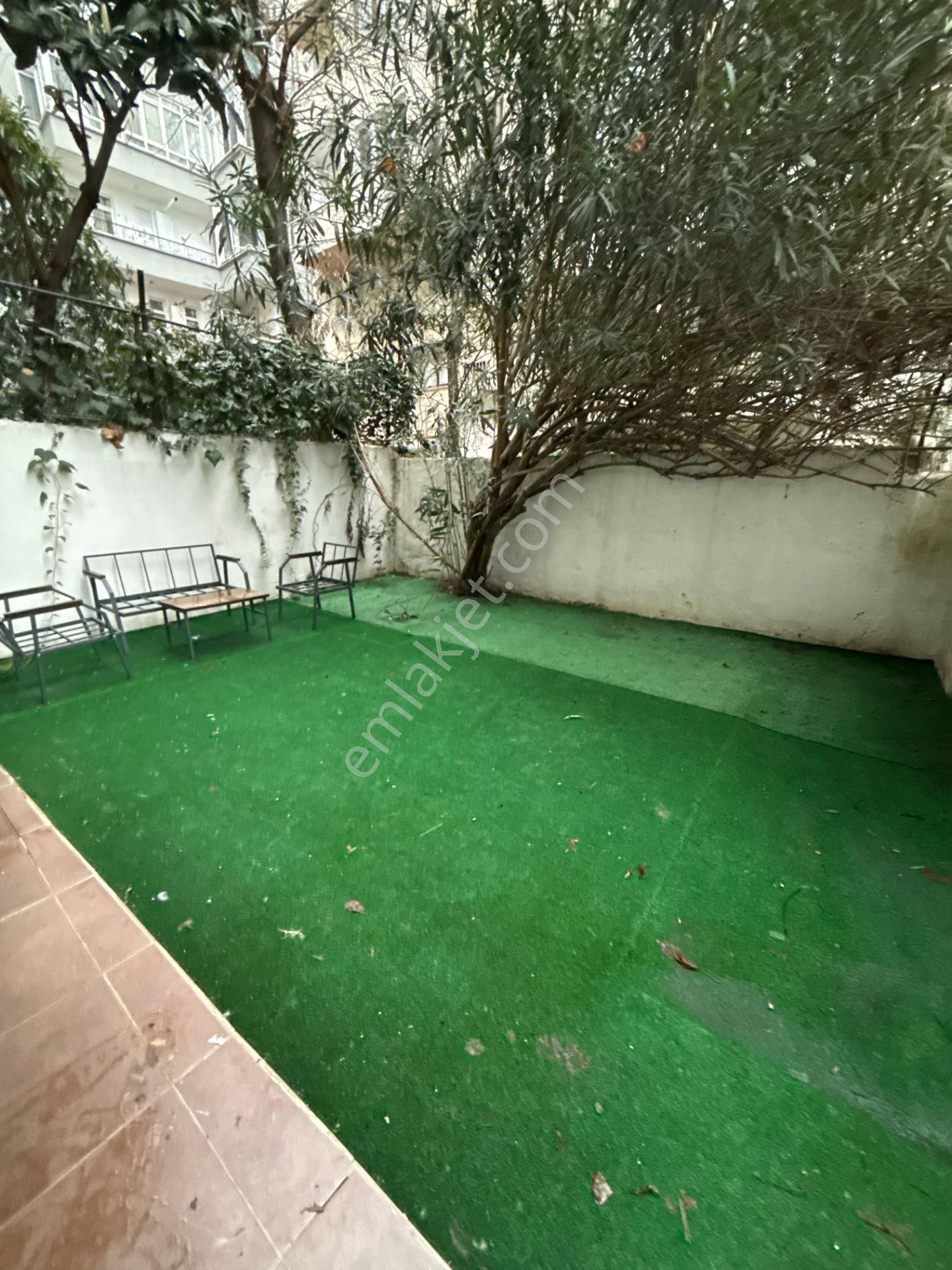 Burç Emlaktan, Gazi Refik Sokakta, 2+1, Kombili, 80 M2, Müstakil Bahçeli, Temiz Daire - Görsel 2