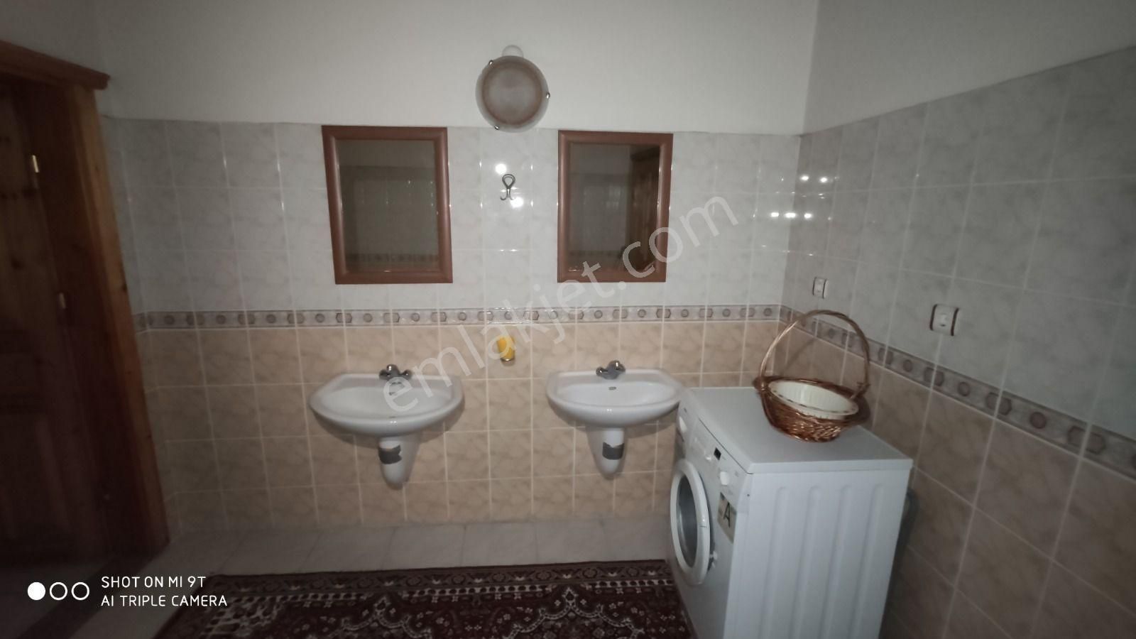 Pendik Esenyalı Mahallesinde Eşyalı Kiralık 1+1 130m2 Teras Daire - Görsel 16