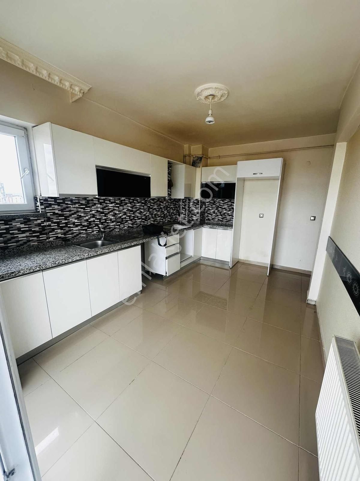 Türkiyem Gyo / 11. Kat / Güneş İçinde / Full Dolaplı / Kiralık