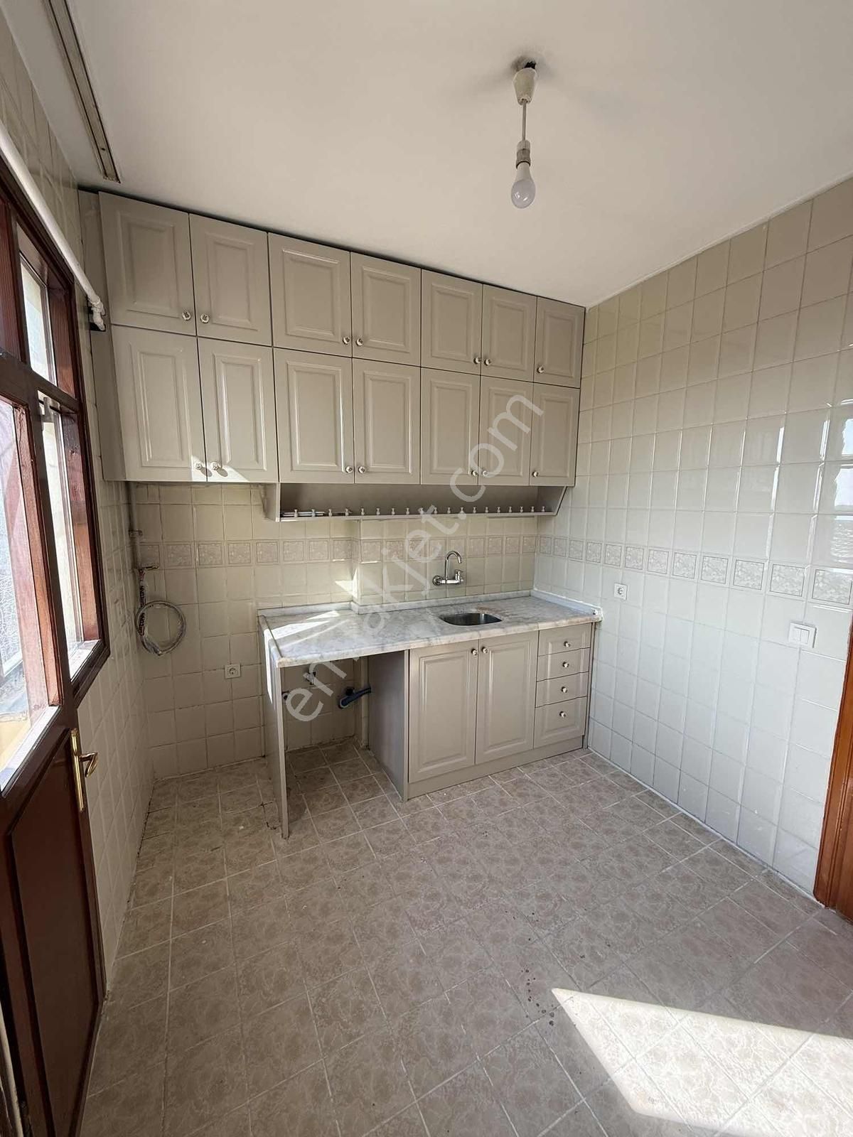 Ümraniye Santralde Metroya 3 Dk Mesafede Kiralık Ferah 3+1 - Görsel 8