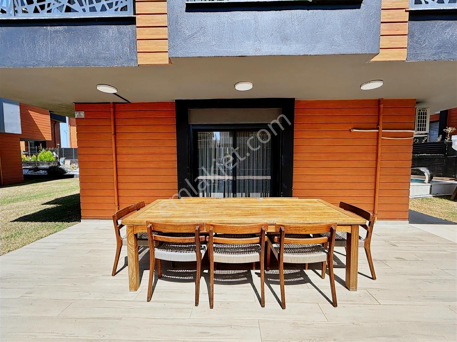 Kuşadası Davutlarda Özel Havuzlu Full Eşyalı Müstakil 4+1 Villa - Görsel 8