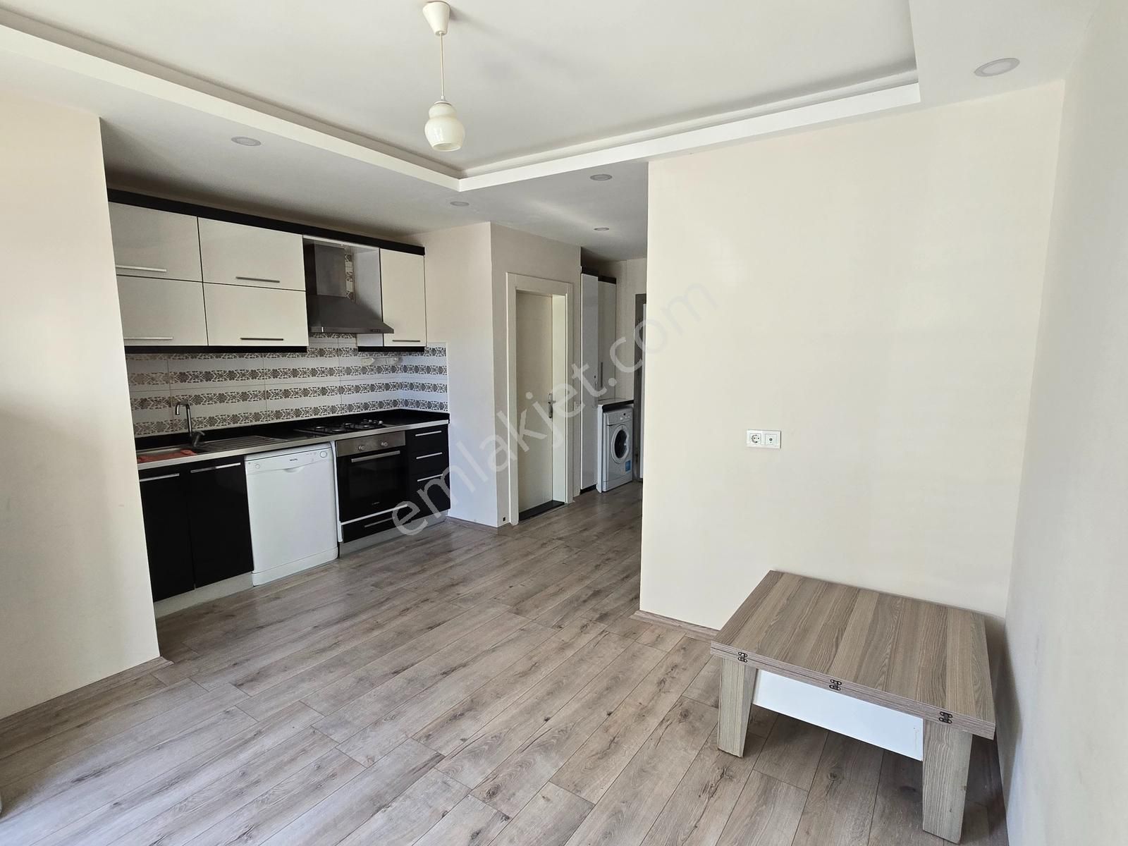 Caddeye Ulaşıma Yakın,havuzlu Lüks Sitede , Beyaz Eşyalı 1+1 - Görsel 18