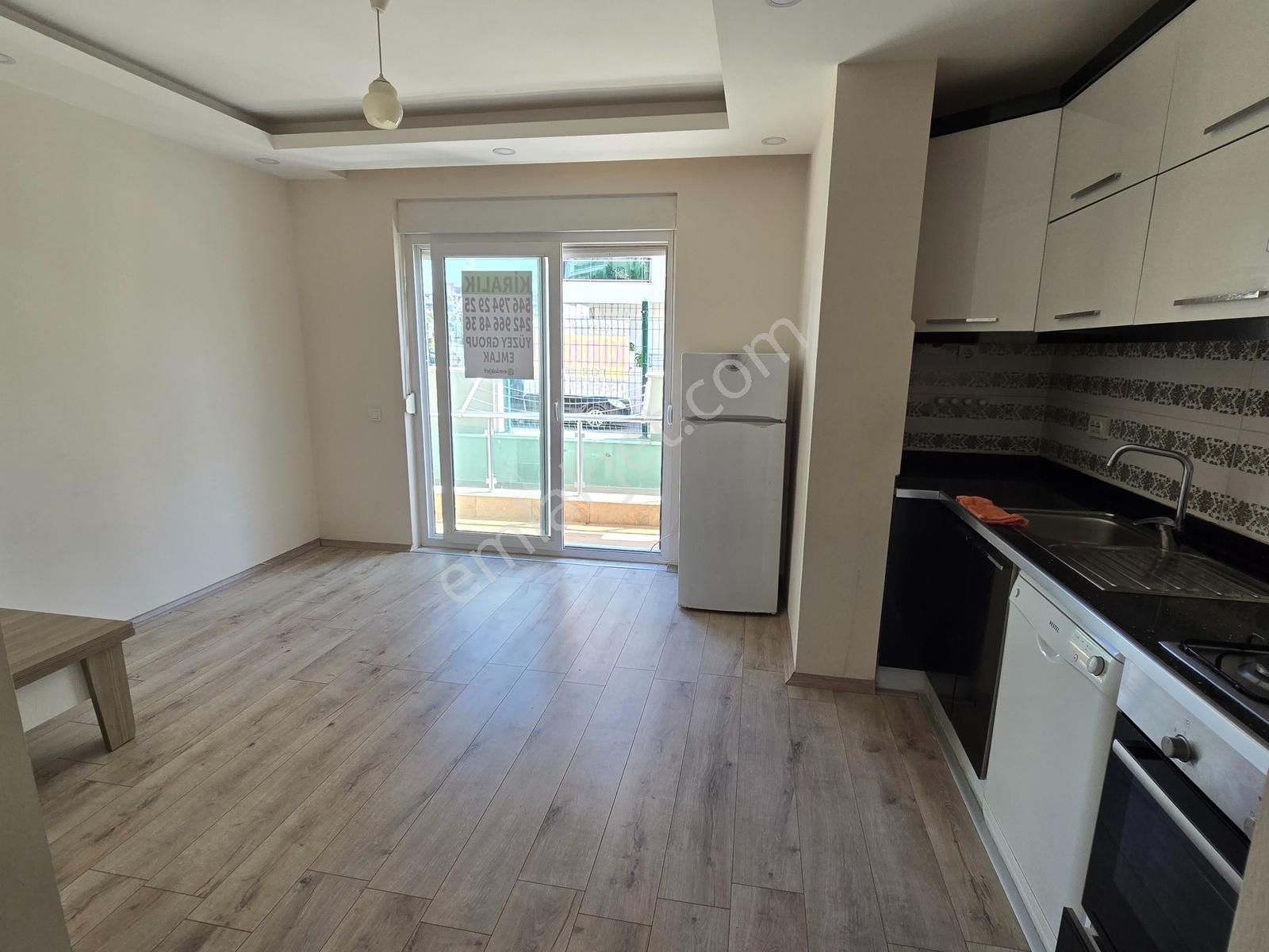 Caddeye Ulaşıma Yakın,havuzlu Lüks Sitede , Beyaz Eşyalı 1+1 - Görsel 5