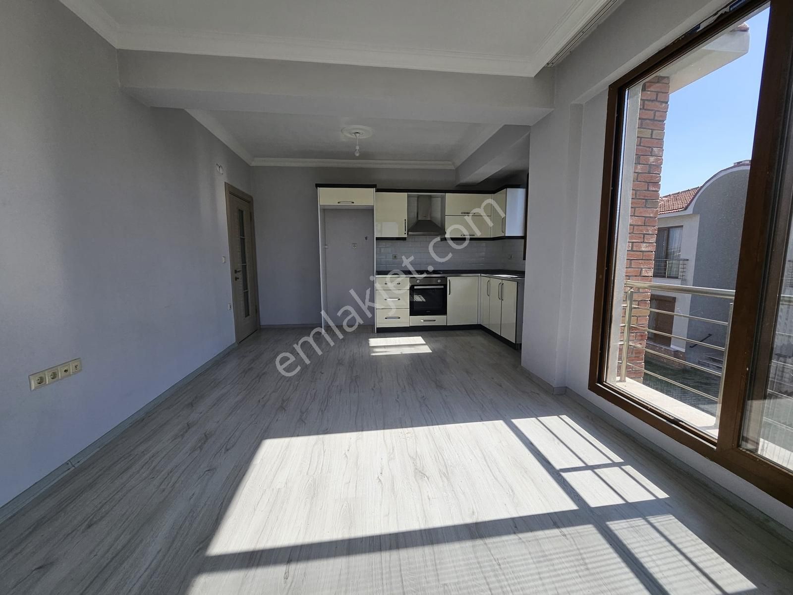 Foça Hacıveli Mahallesinde Kiralık 2+1 Daire - Görsel 20