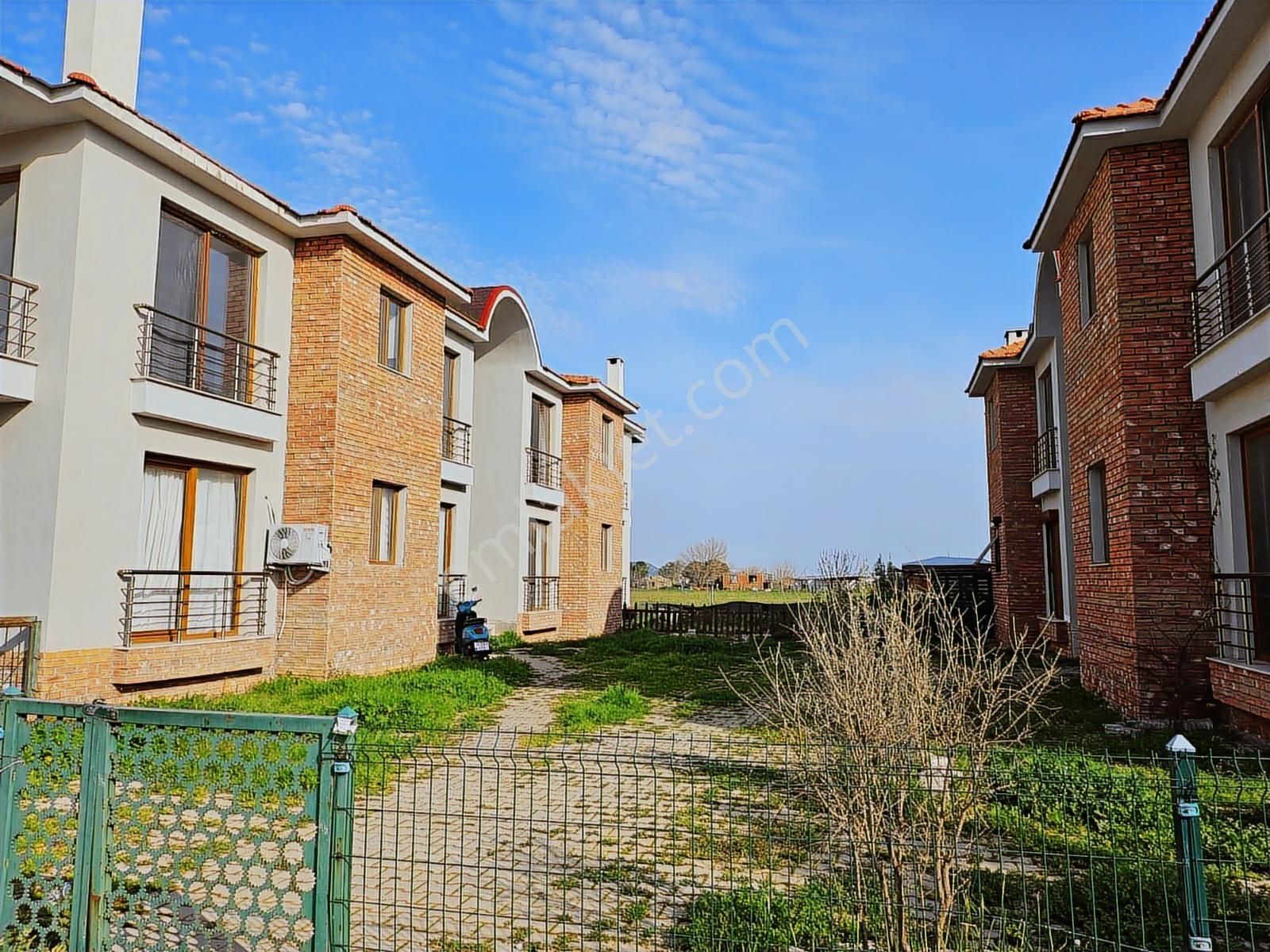 Foça Hacıveli Mahallesinde Kiralık 2+1 Daire - Görsel 4