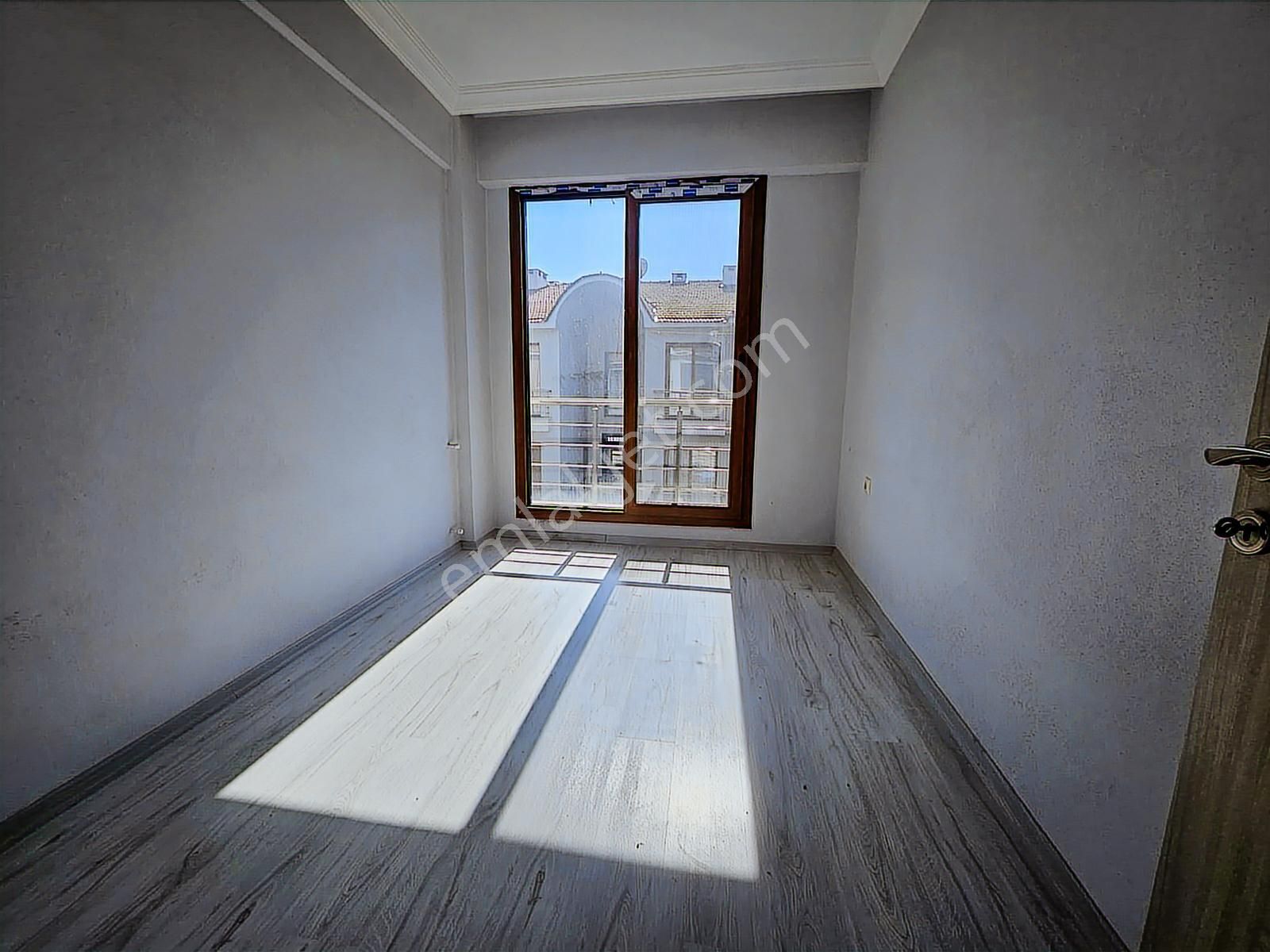 Foça Hacıveli Mahallesinde Kiralık 2+1 Daire - Görsel 9