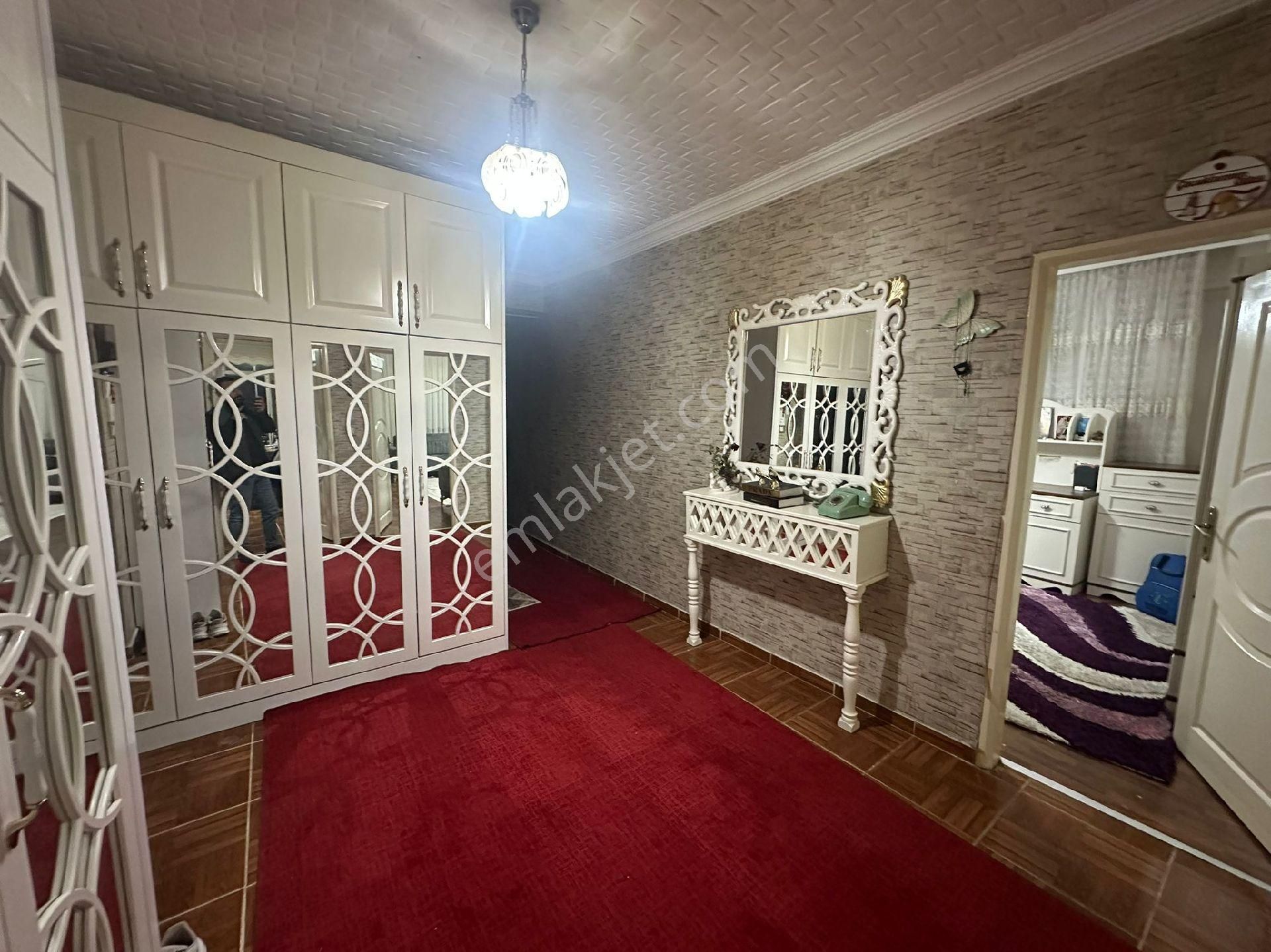 Millet Bahçesi Civarında Bulunan 3+1 Dairemiz Acilen Satılıktır - Görsel 2