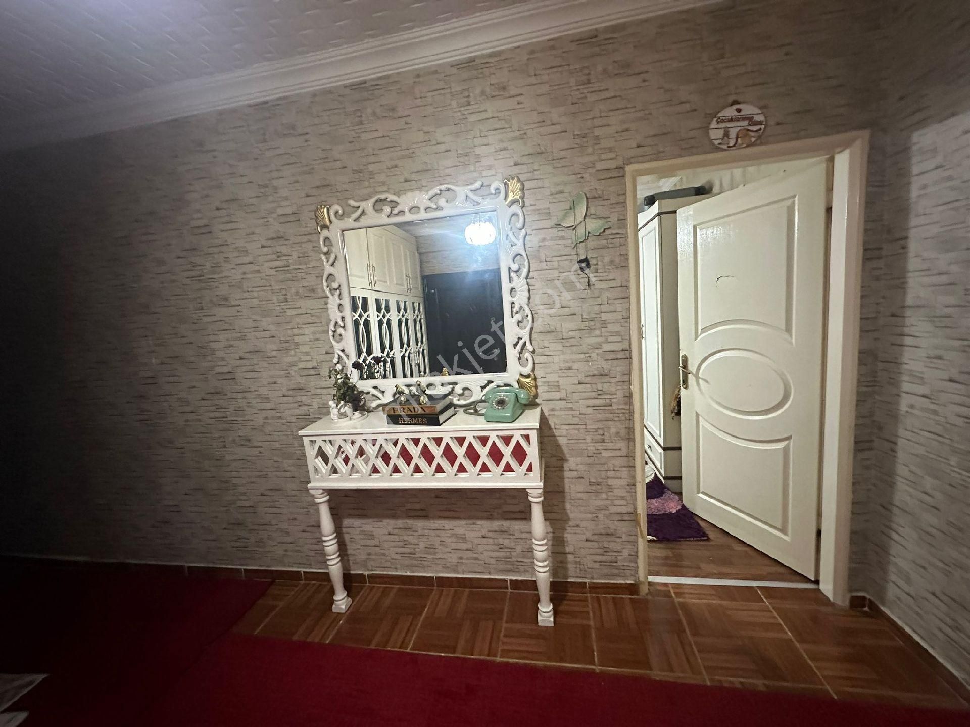 Millet Bahçesi Civarında Bulunan 3+1 Dairemiz Acilen Satılıktır - Görsel 4