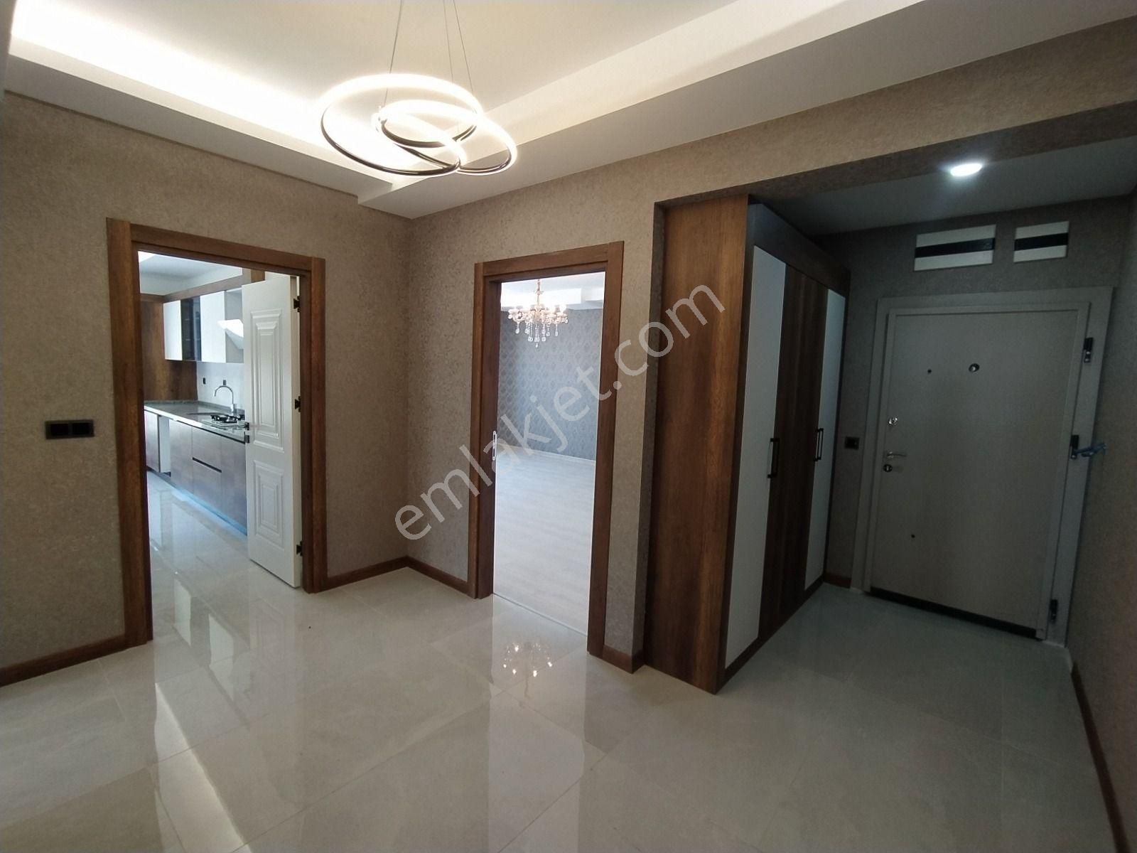 Bekir Yıldız Bulvarı Üzerinde 4+1 Lüx Satılık Daire - Görsel 14