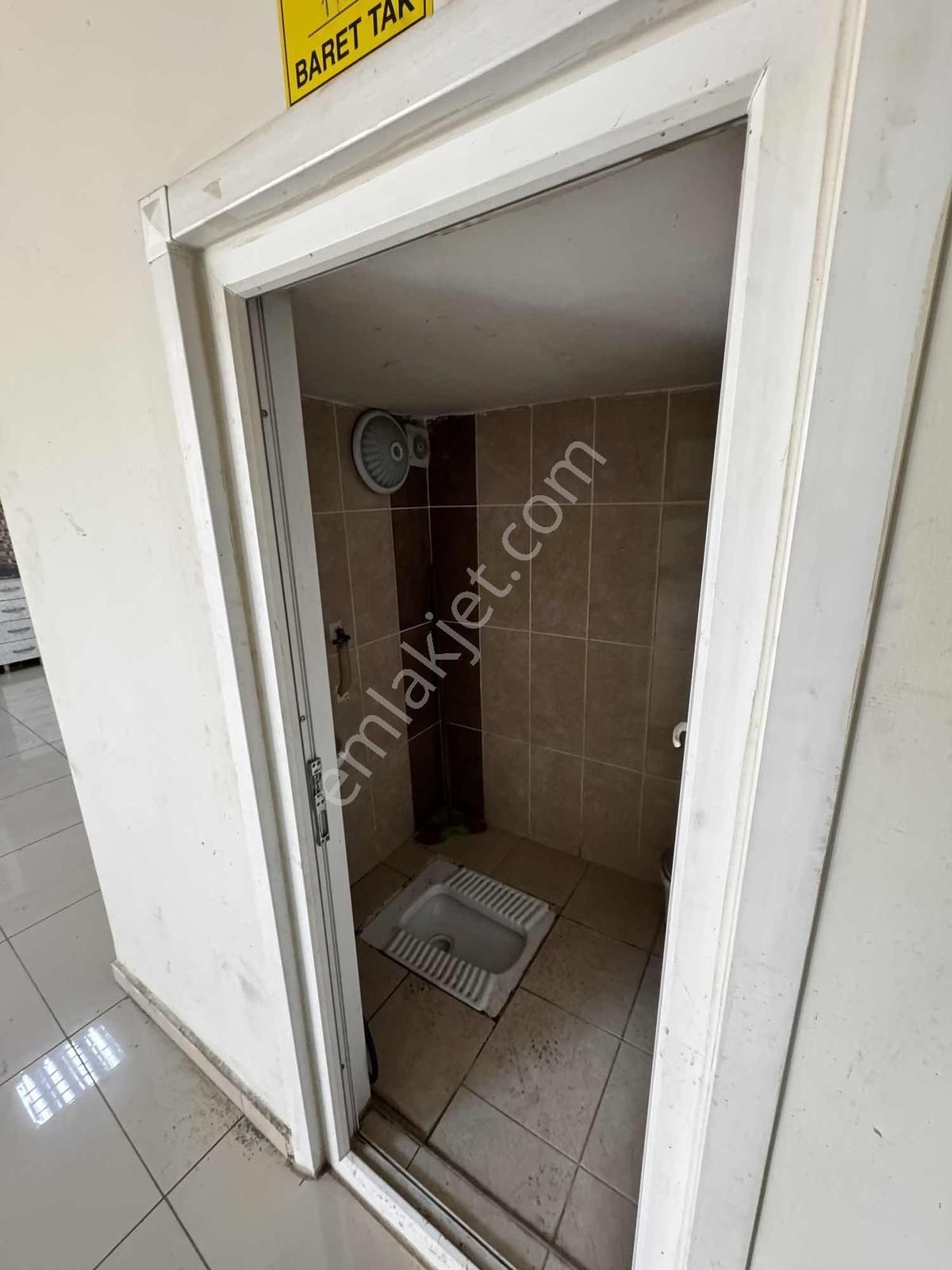 Atalay Caddesinde Kiralık 140 M2 Depolu Dükkan - Görsel 16