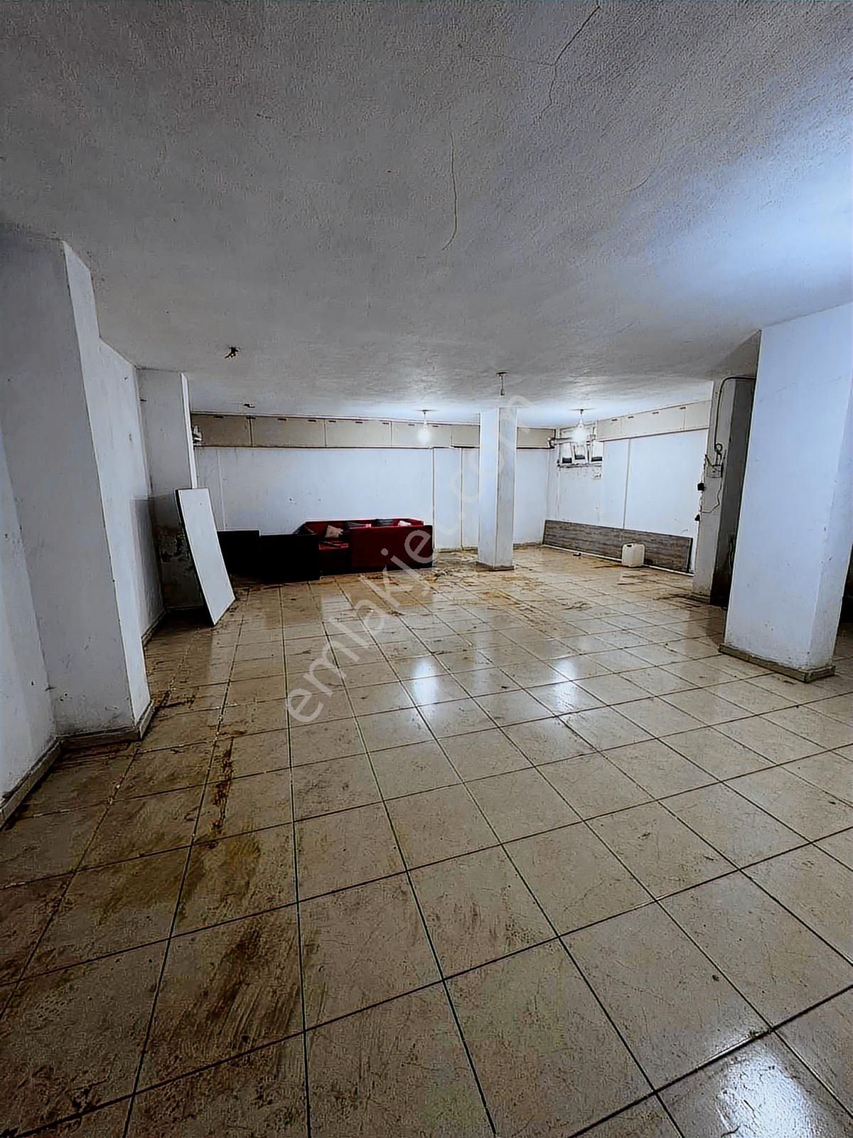 Atalay Caddesinde Kiralık 140 M2 Depolu Dükkan - Görsel 15