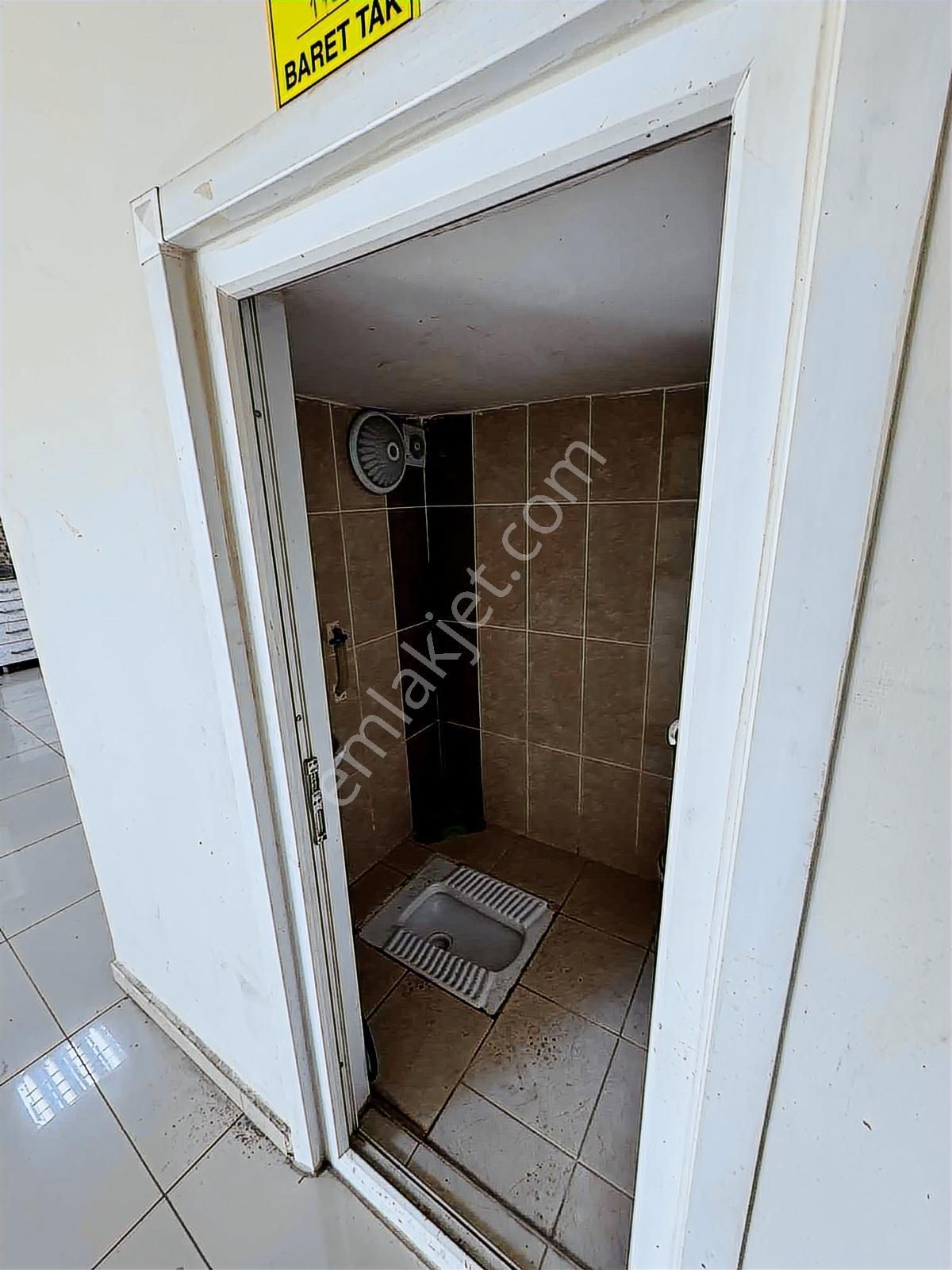 Atalay Caddesinde Kiralık 140 M2 Depolu Dükkan - Görsel 17