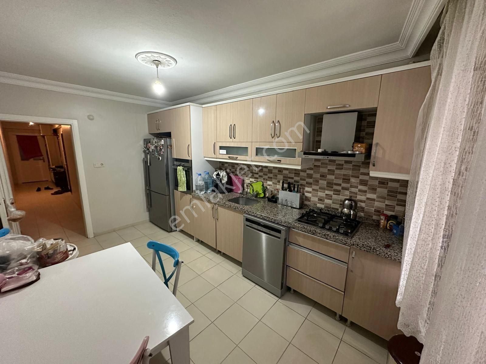 Esenyurt Saadetdere Turgut Özal Mahallesinde Toriuma ,metrobüs E Yakın Kiralık 3+1 130 M2 Daire - Görsel 10