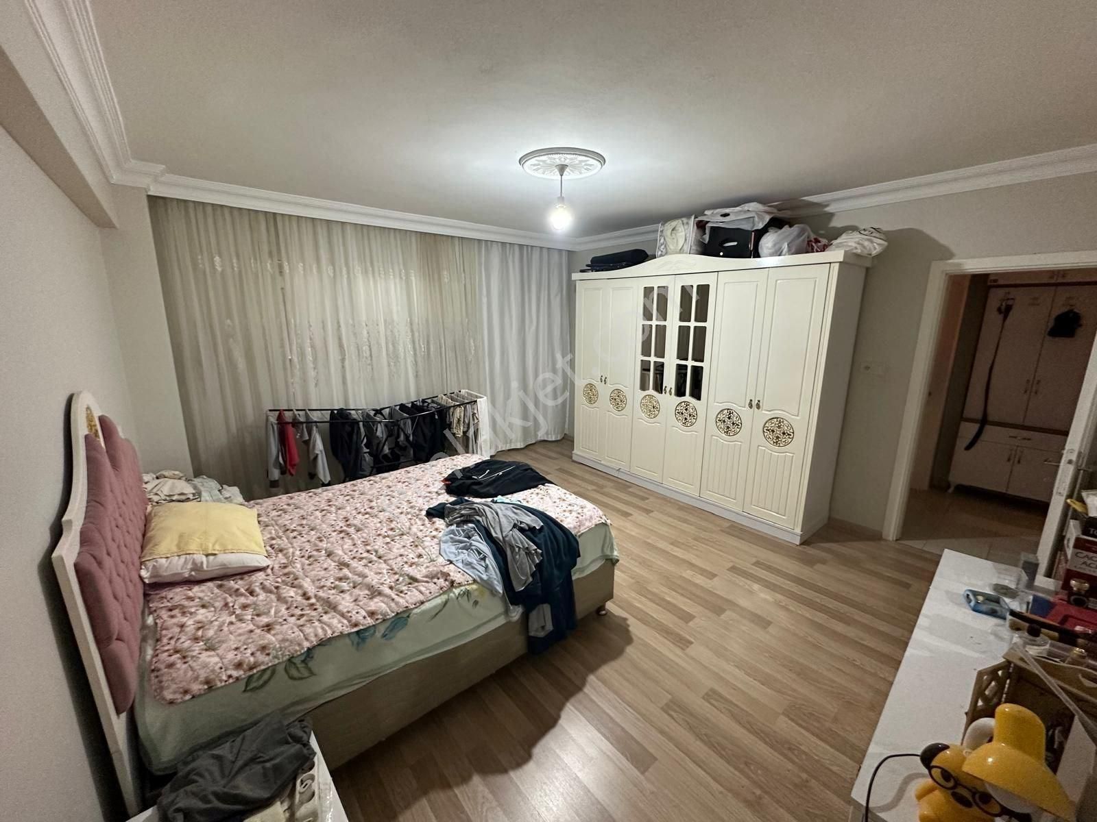 Esenyurt Saadetdere Turgut Özal Mahallesinde Toriuma ,metrobüs E Yakın Kiralık 3+1 130 M2 Daire - Görsel 24