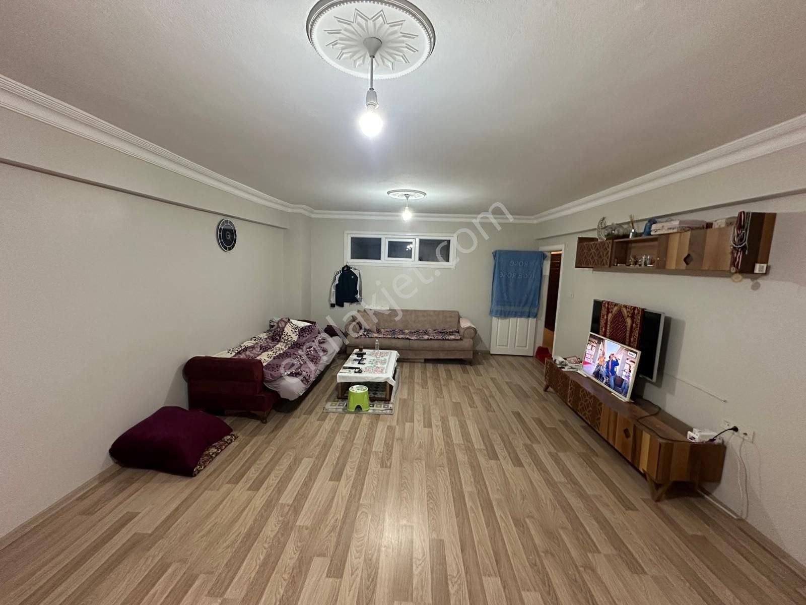 Esenyurt Saadetdere Turgut Özal Mahallesinde Toriuma ,metrobüs E Yakın Kiralık 3+1 130 M2 Daire - Görsel 22