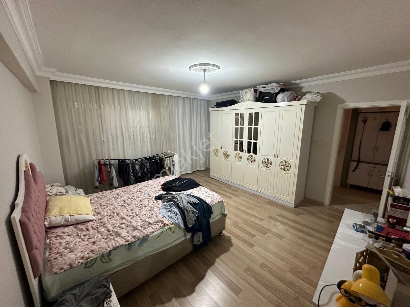 Esenyurt Saadetdere Turgut Özal Mahallesinde Toriuma ,metrobüs E Yakın Kiralık 3+1 130 M2 Daire - Görsel 25