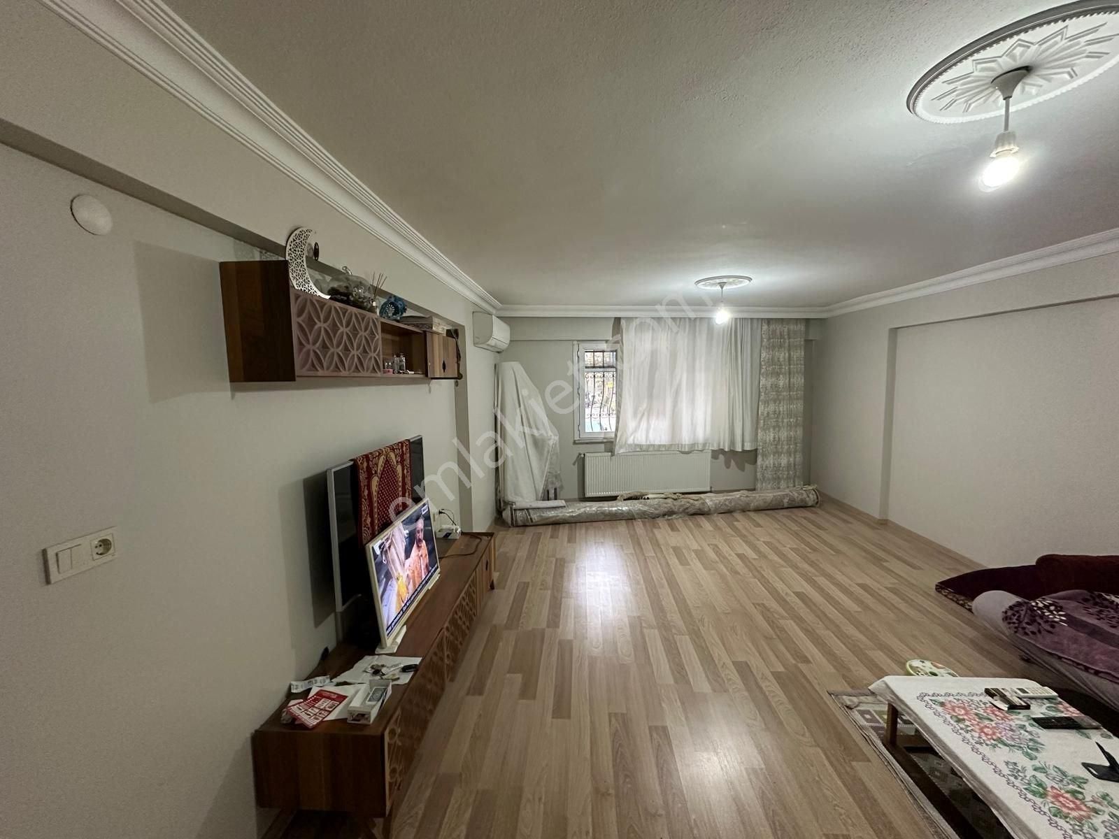 Esenyurt Saadetdere Turgut Özal Mahallesinde Toriuma ,metrobüs E Yakın Kiralık 3+1 130 M2 Daire - Görsel 21