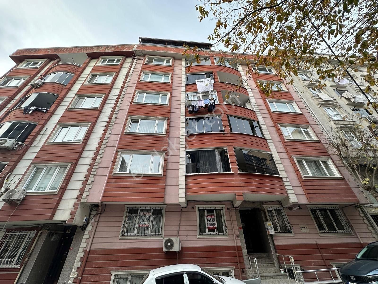 Esenyurt Saadetdere Turgut Özal Mahallesinde Toriuma ,metrobüs E Yakın Kiralık 3+1 130 M2 Daire - Görsel 2