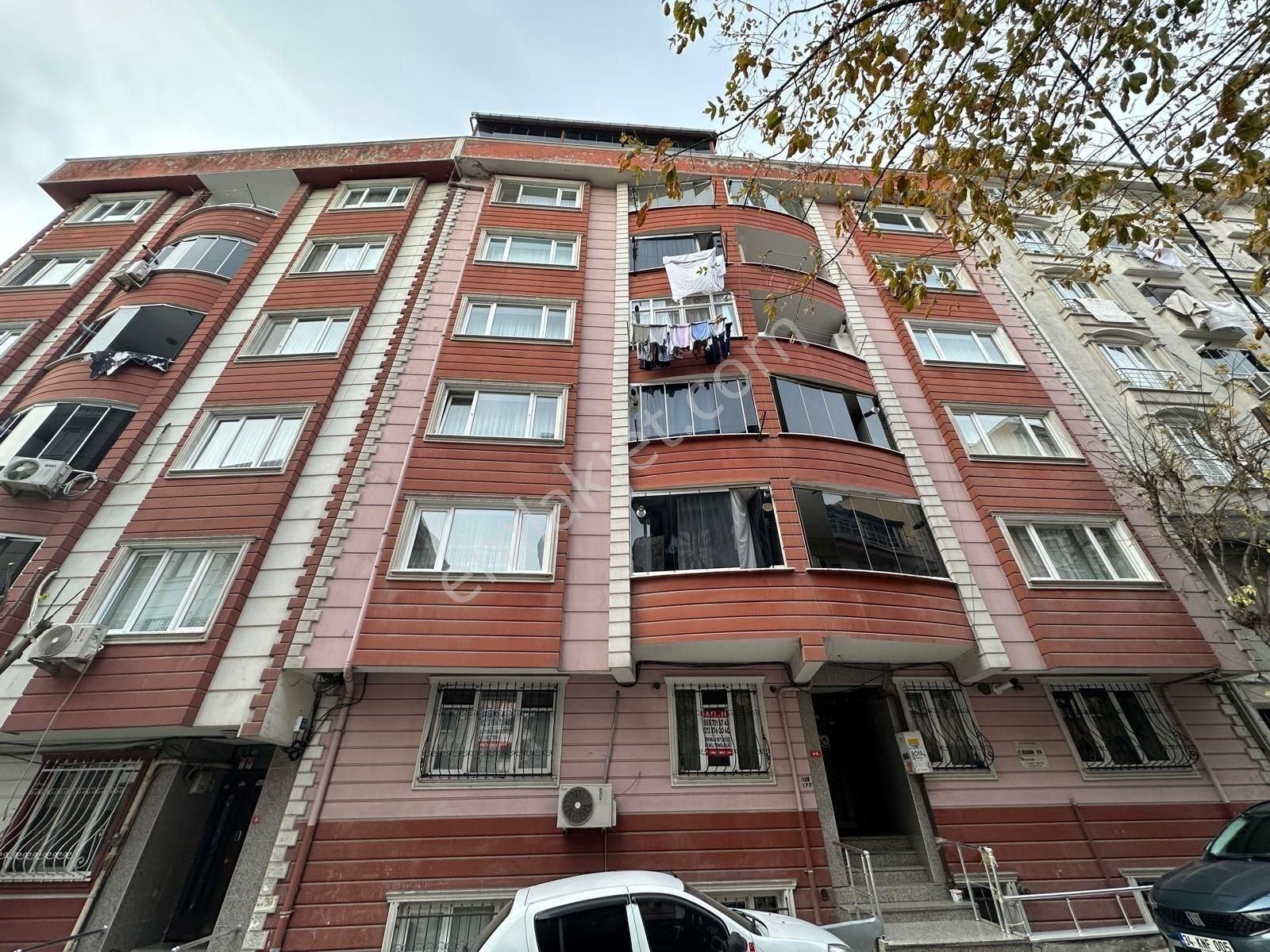 Esenyurt Saadetdere Turgut Özal Mahallesinde Toriuma ,metrobüs E Yakın Kiralık 3+1 130 M2 Daire