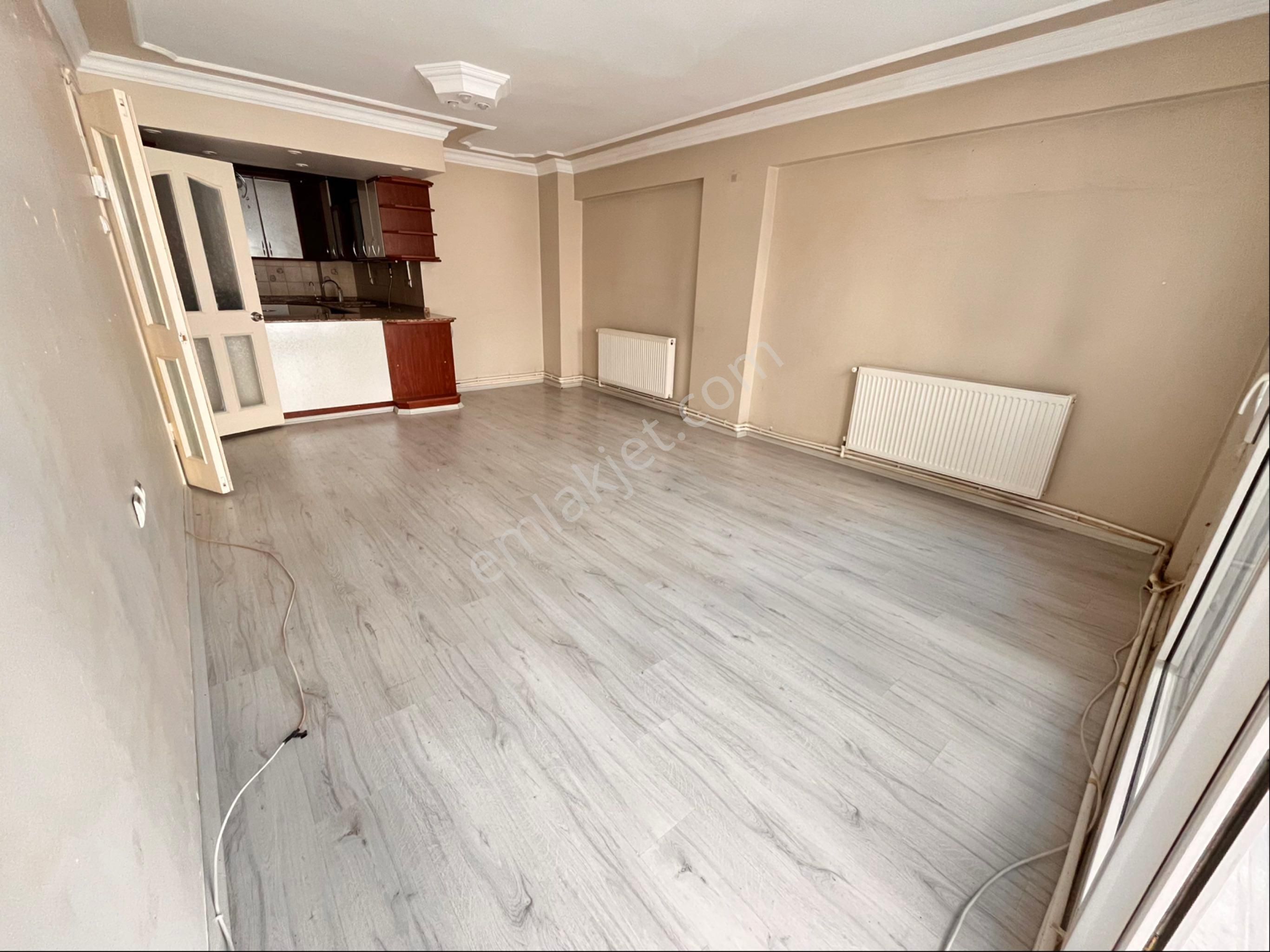 Atilla Mahallesinde 3+1 125m2 Temiz Bakımlı D.gazlı Arakat Daire - Görsel 2