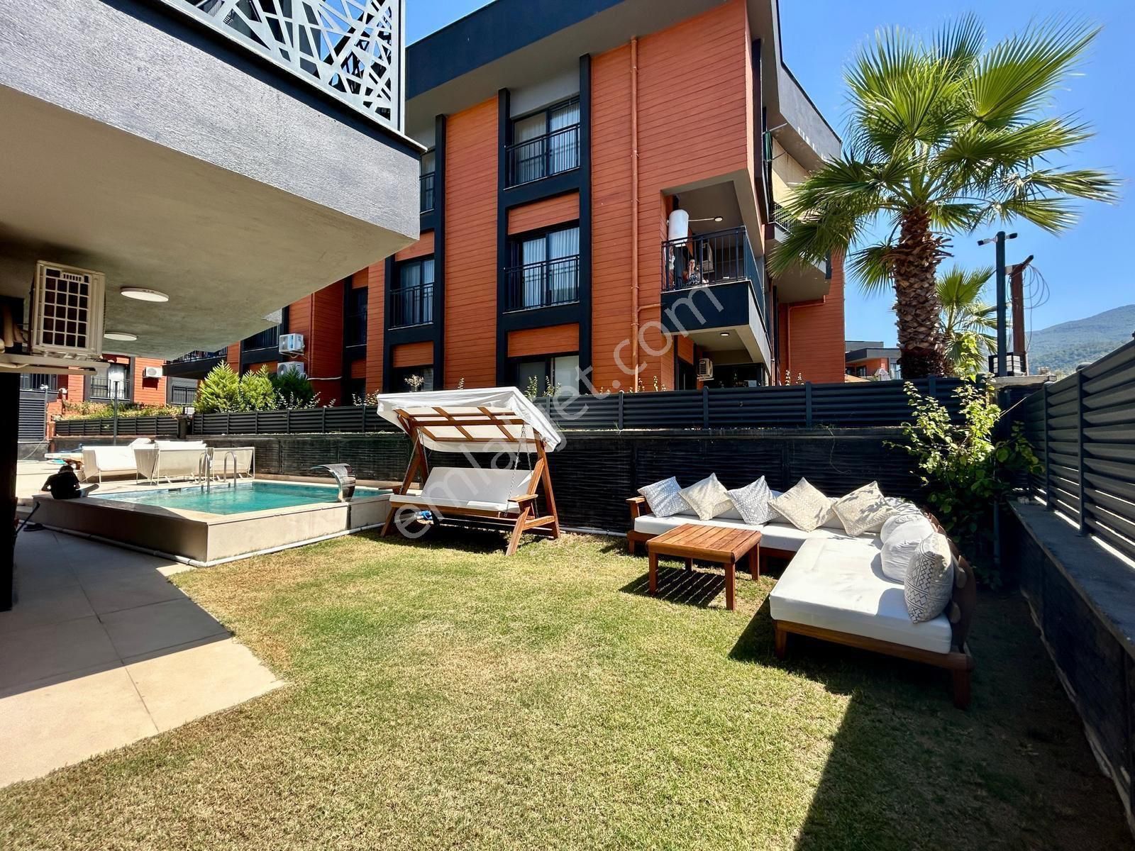 Kuşadası Davutlar’da İç Mimar Tasarımlı | Özel Havuzlu | Full Eşyalı | 3 Banyo Wc | Lüks 4+1 Villa - Görsel 8