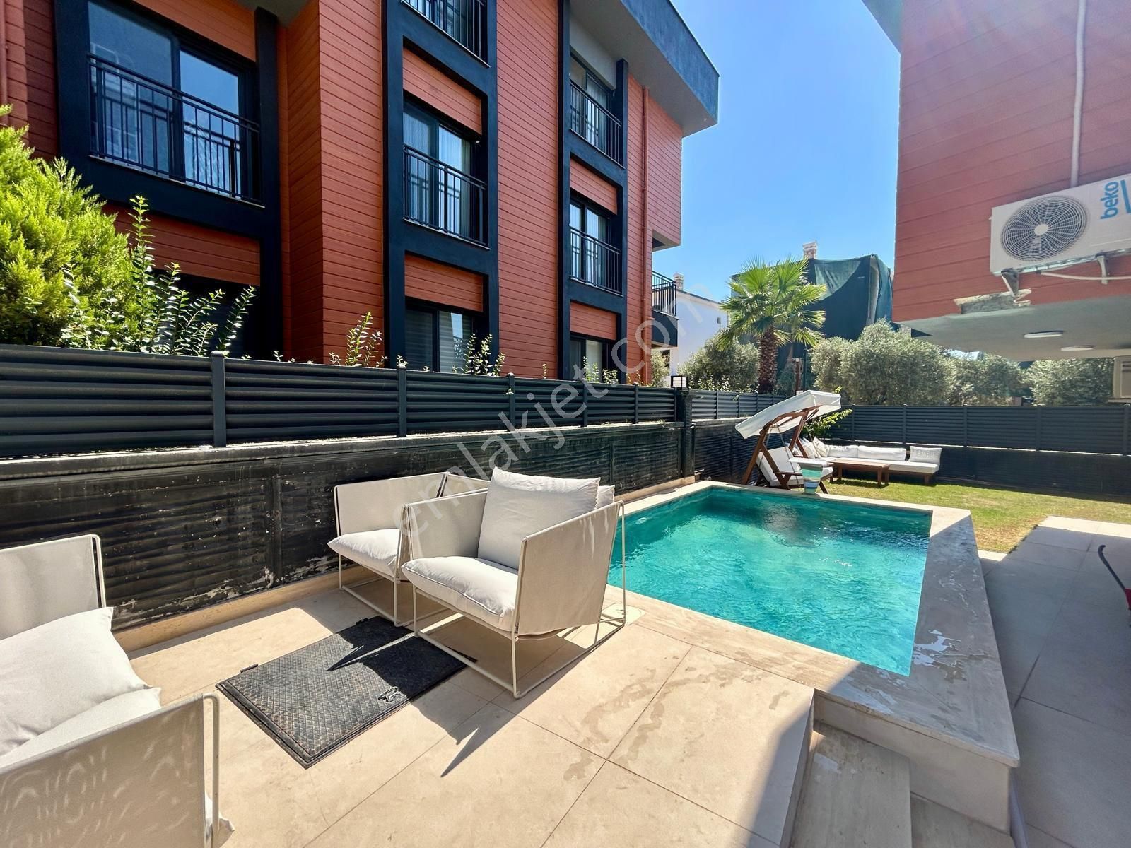 Kuşadası Davutlar’da İç Mimar Tasarımlı | Özel Havuzlu | Full Eşyalı | 3 Banyo Wc | Lüks 4+1 Villa - Görsel 28