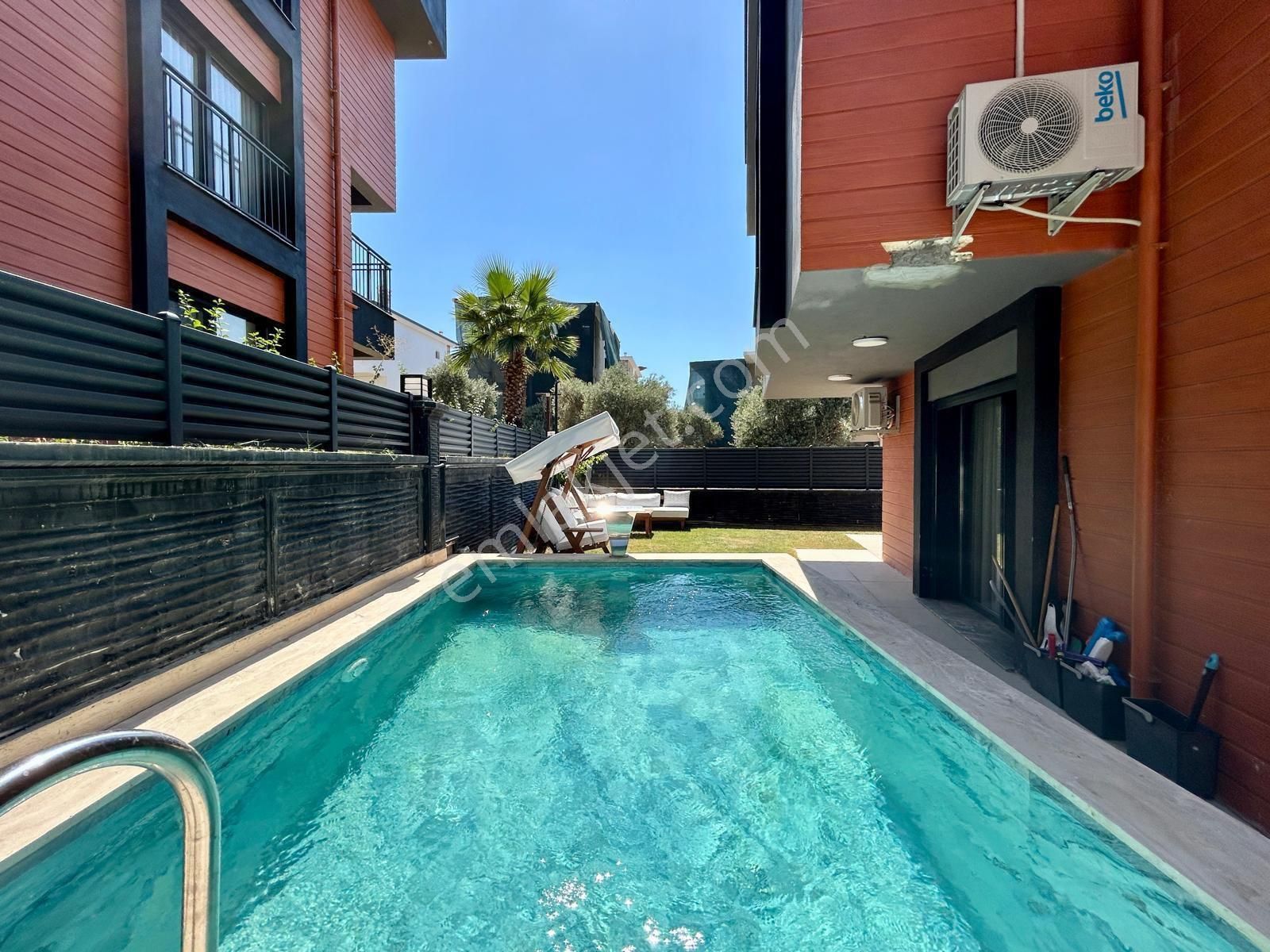 Kuşadası Davutlar’da İç Mimar Tasarımlı | Özel Havuzlu | Full Eşyalı | 3 Banyo Wc | Lüks 4+1 Villa - Görsel 2