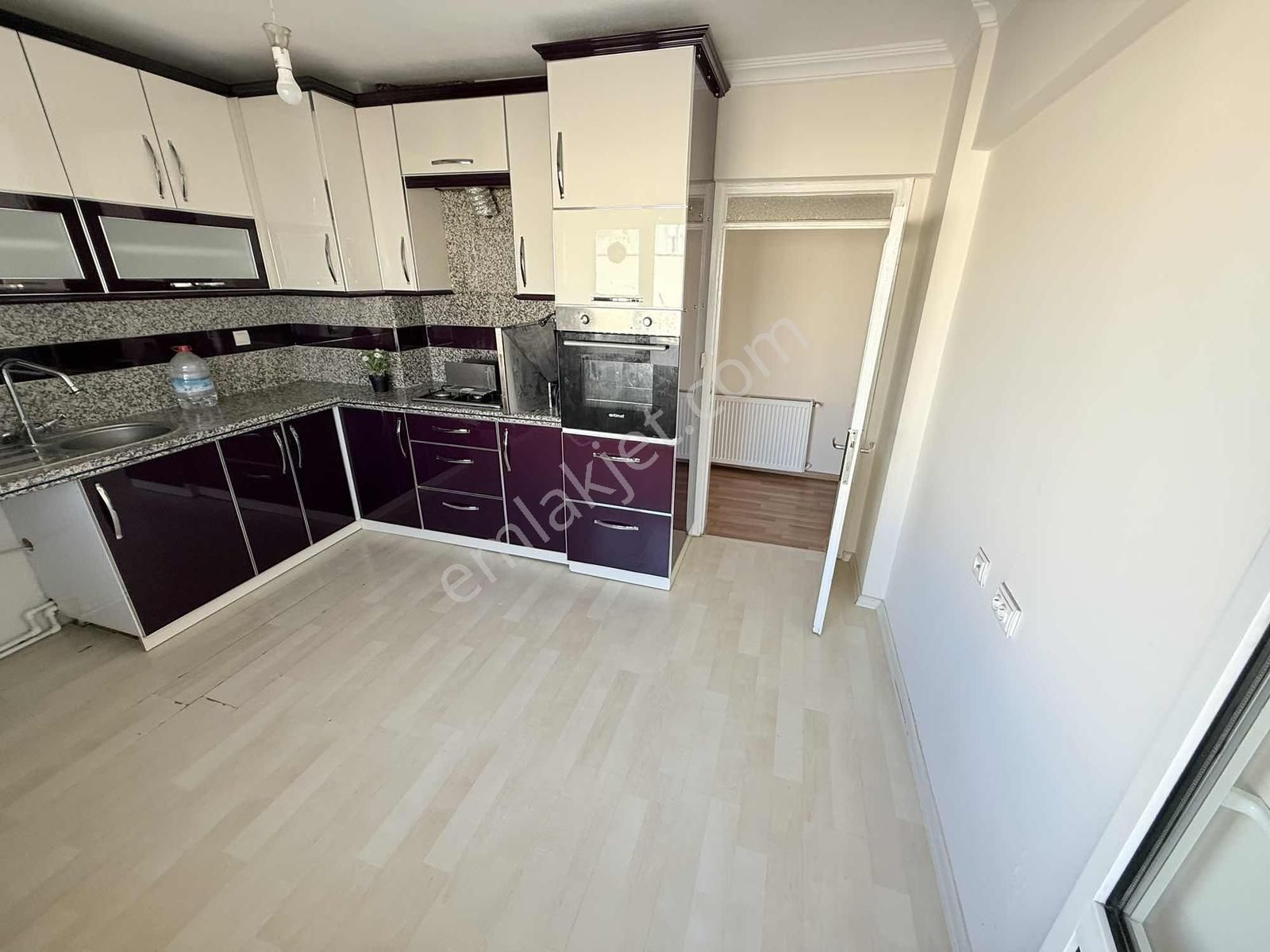 Bergamanın Kalbi Boblingen Caddesinde Full Yapalı 3+1 Daire - Görsel 17