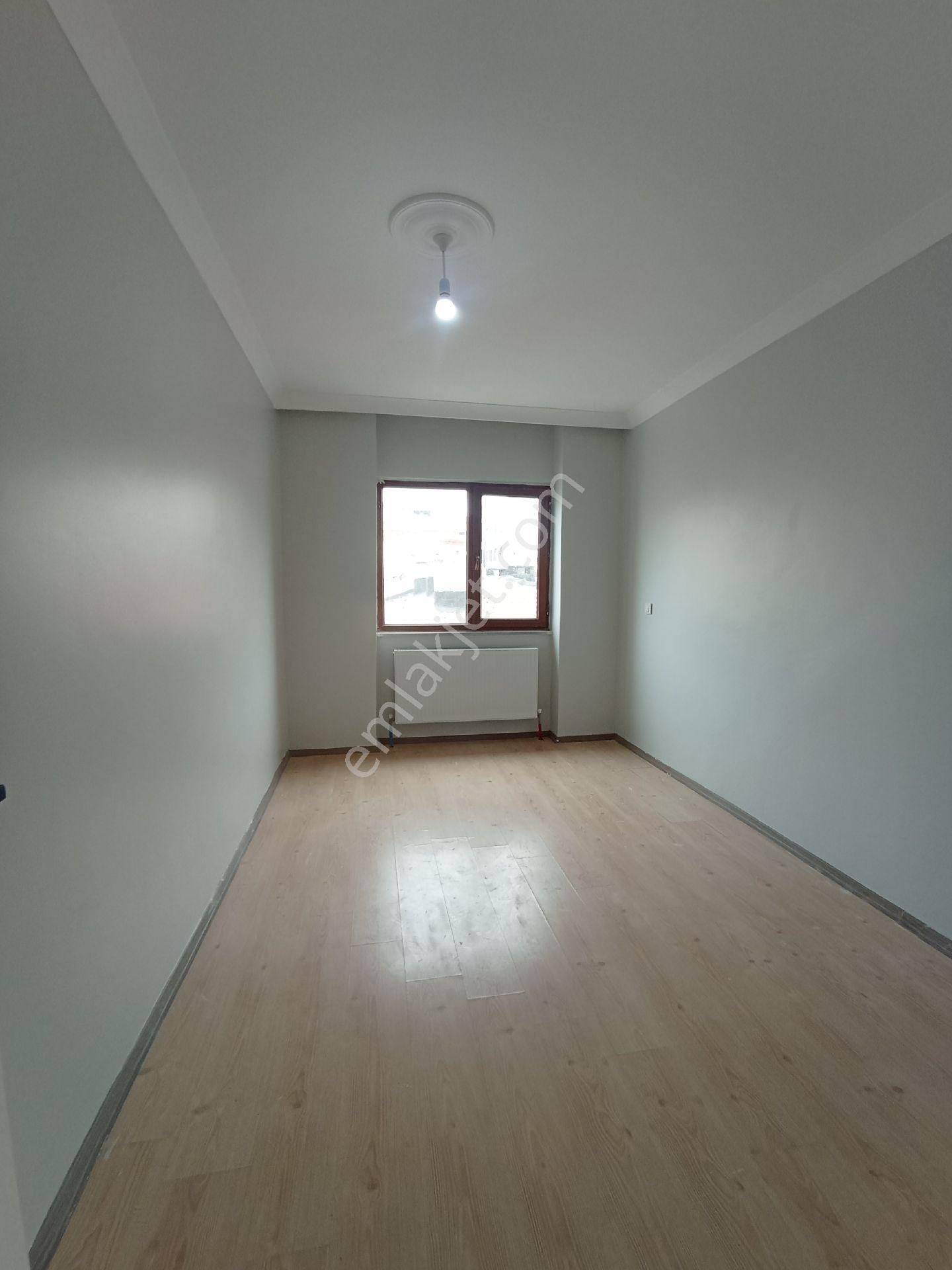 Taşoluk Belediyesi Yanı 2+1 Kiralık Daire 95 M² Asansörlü - Görsel 3