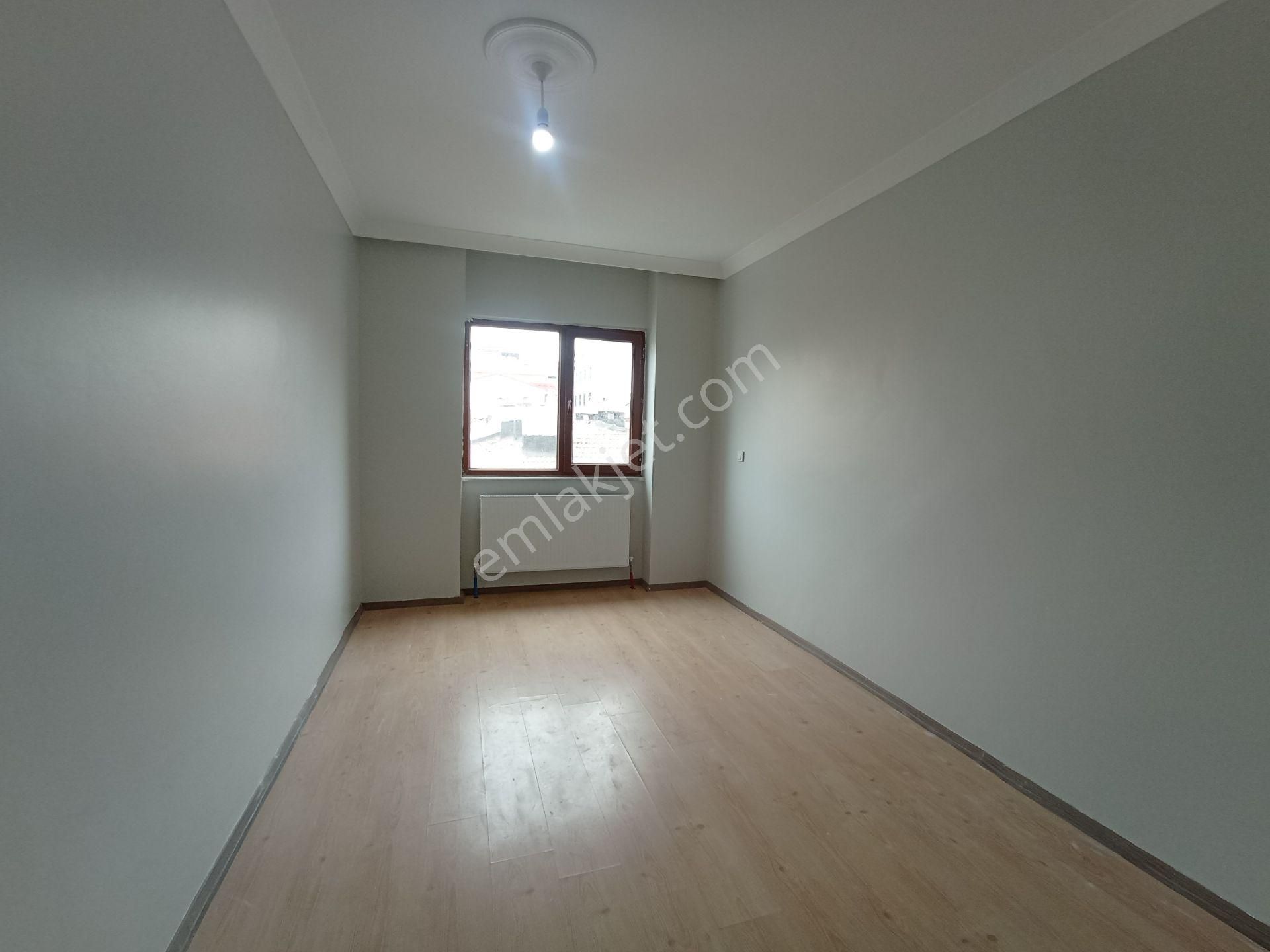 Taşoluk Belediyesi Yanı 2+1 Kiralık Daire 95 M² Asansörlü