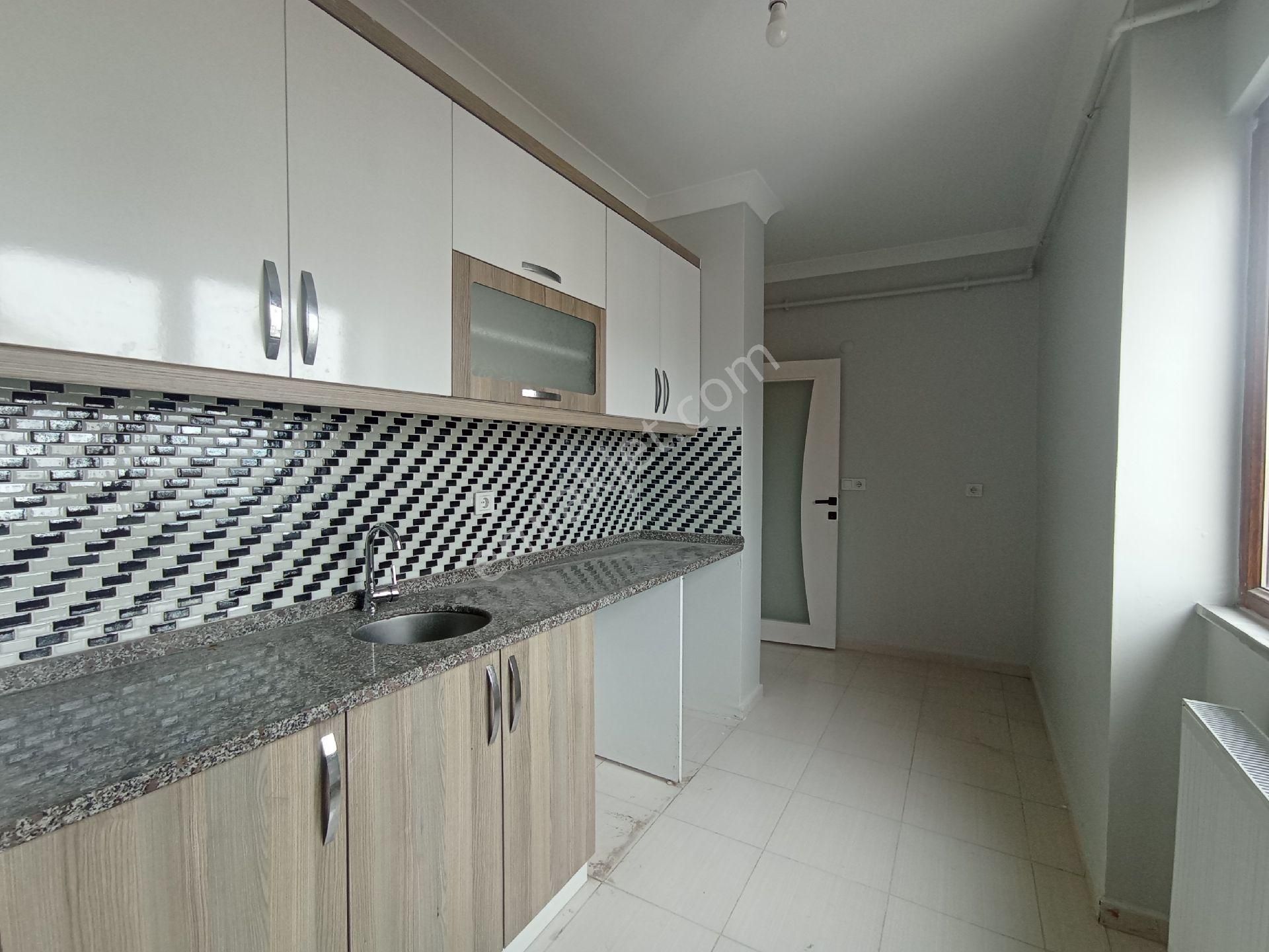 Taşoluk Belediyesi Yanı 2+1 Kiralık Daire 95 M² Asansörlü - Görsel 12