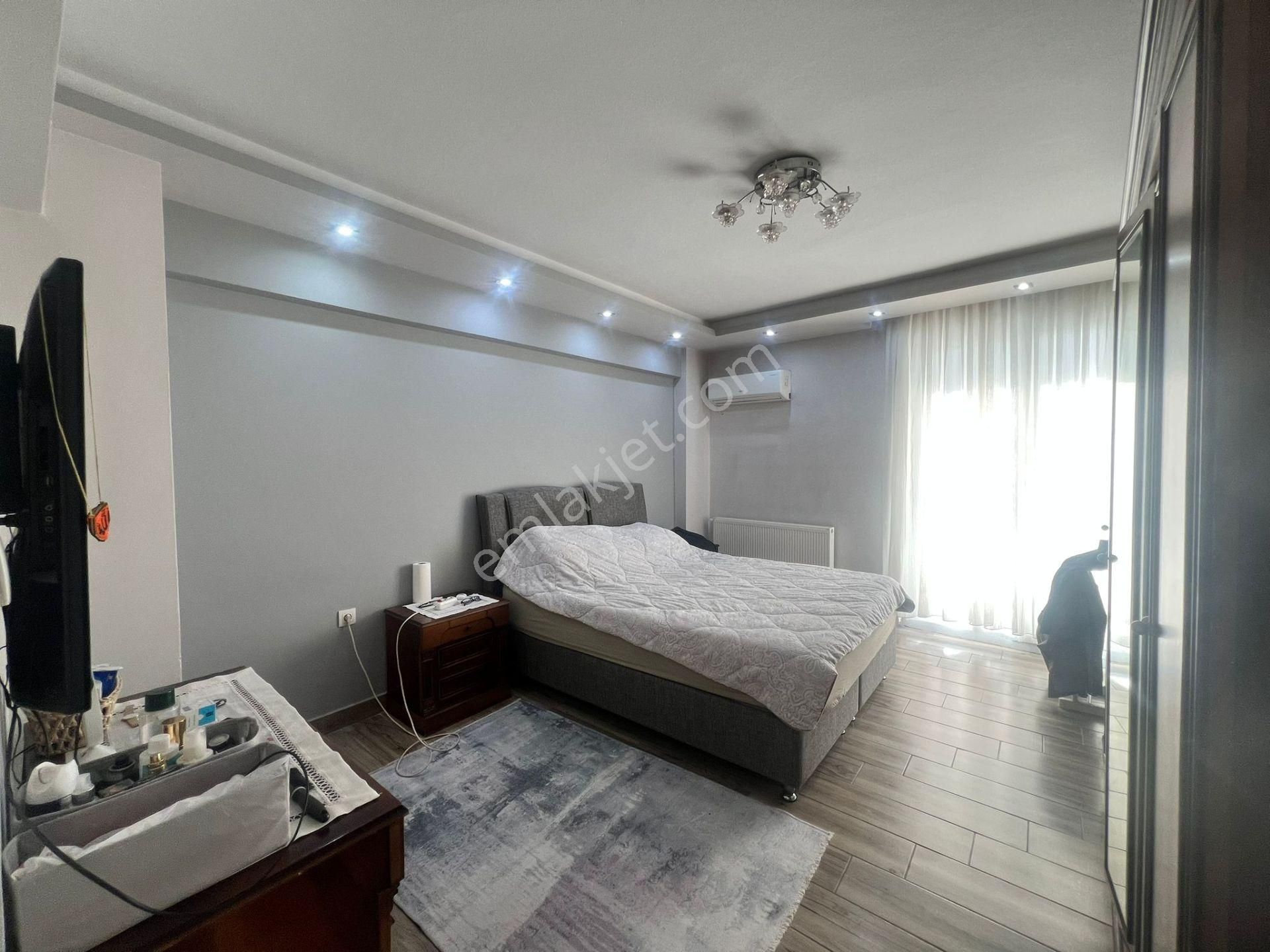 Karınca'dan Gazi Mh'de Doğalgazlı Deniz Manzaralı 4+1 Satılık - Görsel 4