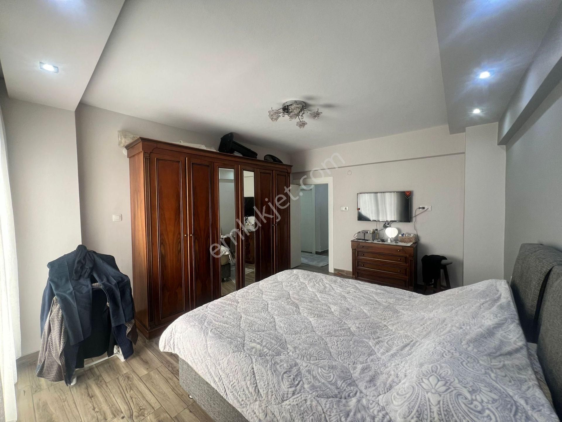 Karınca'dan Gazi Mh'de Doğalgazlı Deniz Manzaralı 4+1 Satılık - Görsel 3