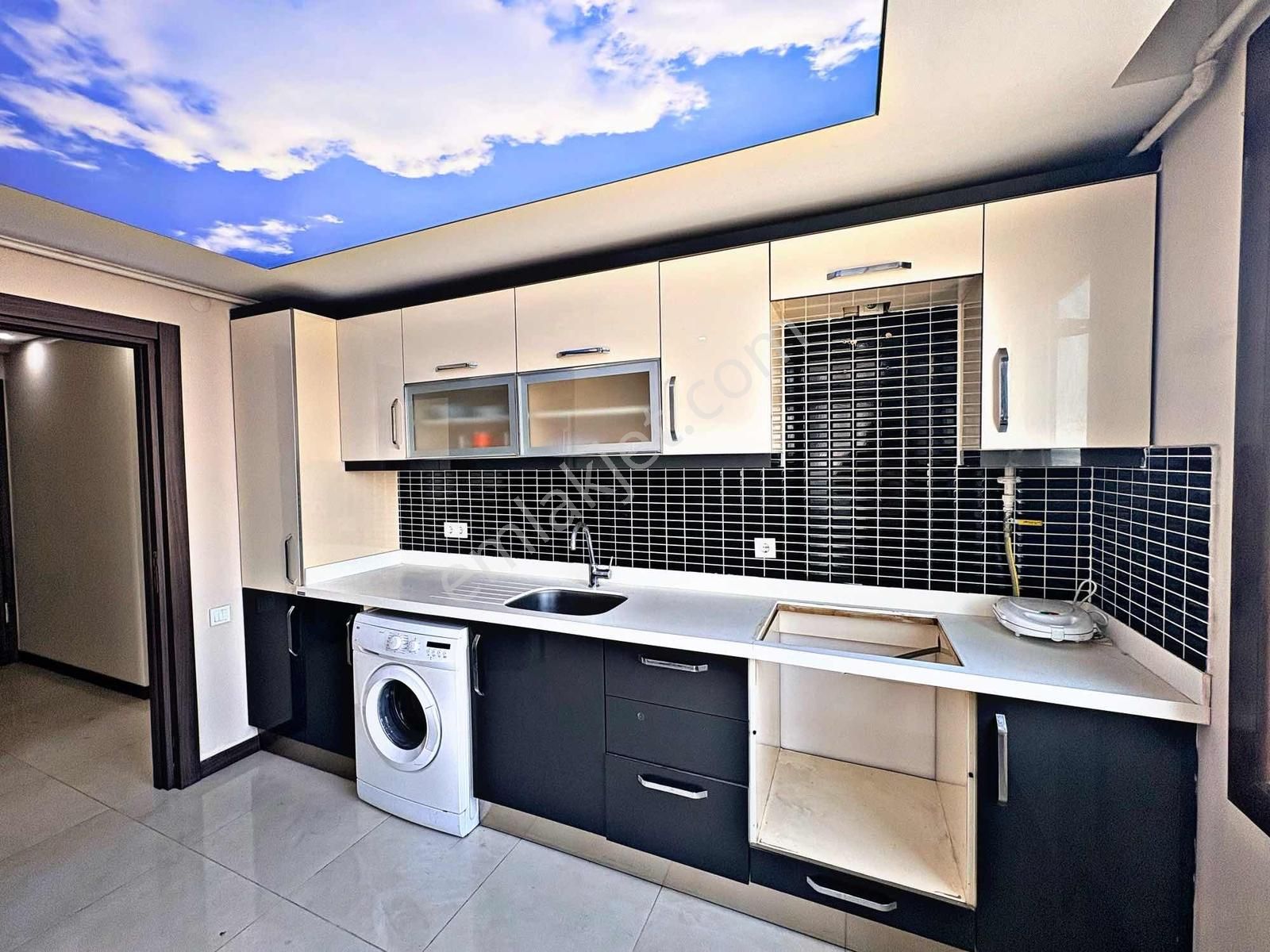 Beylikdüzü | Havuzlu Site İçerisinde Şehir Manzaralı Satılık 2+1 - Görsel 21