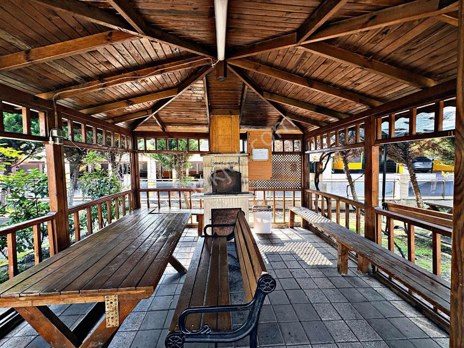 Beylikdüzü | Havuzlu Site İçerisinde Şehir Manzaralı Satılık 2+1 - Görsel 11