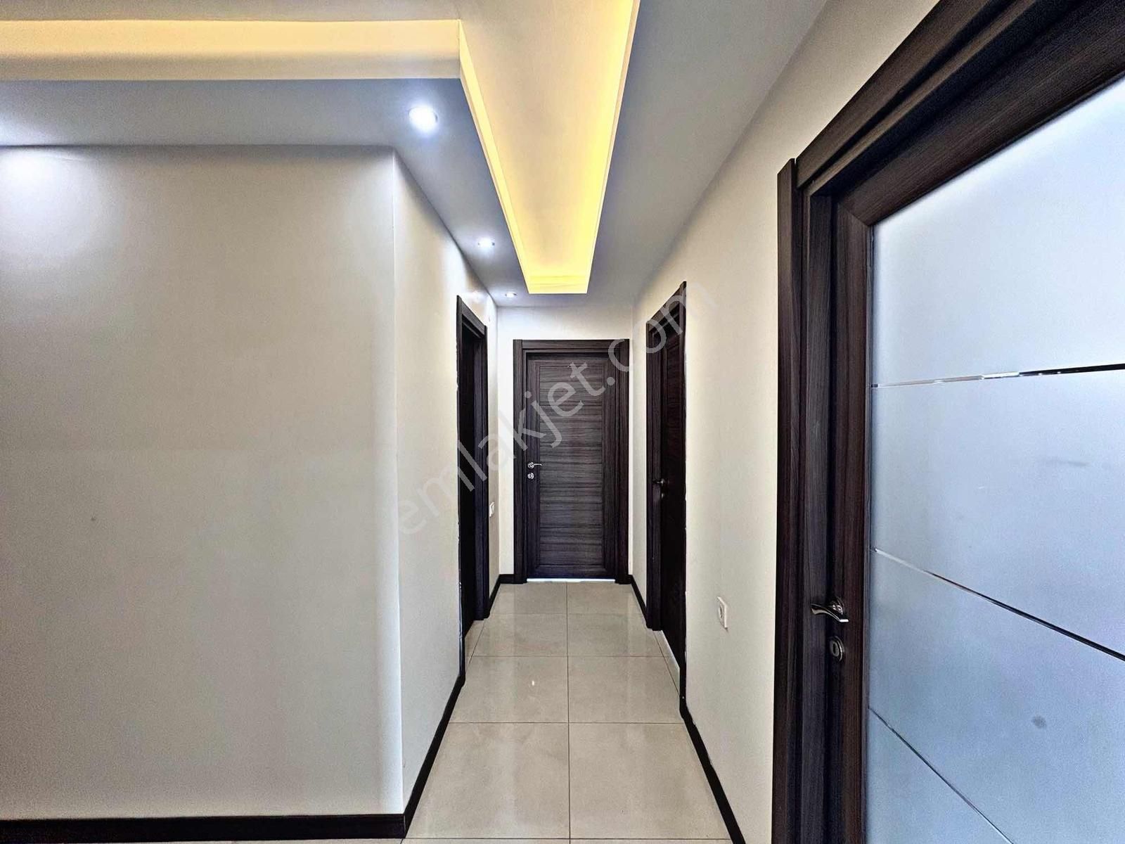 Beylikdüzü | Havuzlu Site İçerisinde Şehir Manzaralı Satılık 2+1 - Görsel 14