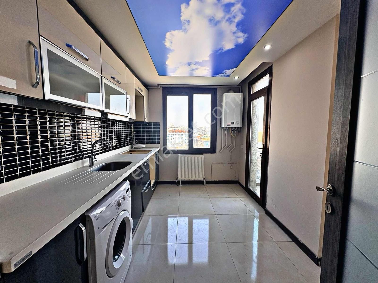 Beylikdüzü | Havuzlu Site İçerisinde Şehir Manzaralı Satılık 2+1 - Görsel 9