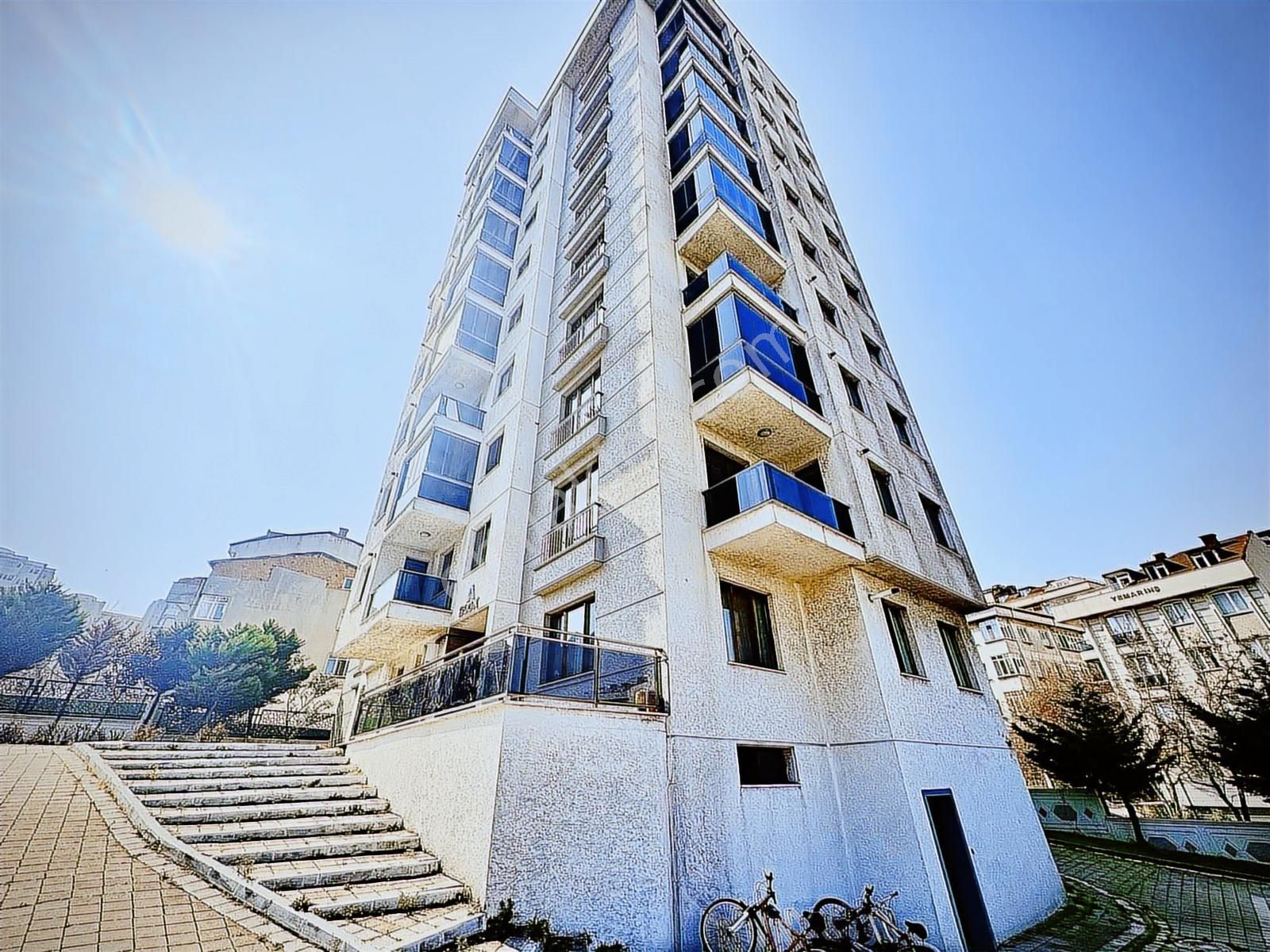 Beylikdüzü | Havuzlu Site İçerisinde Şehir Manzaralı Satılık 2+1 - Görsel 24