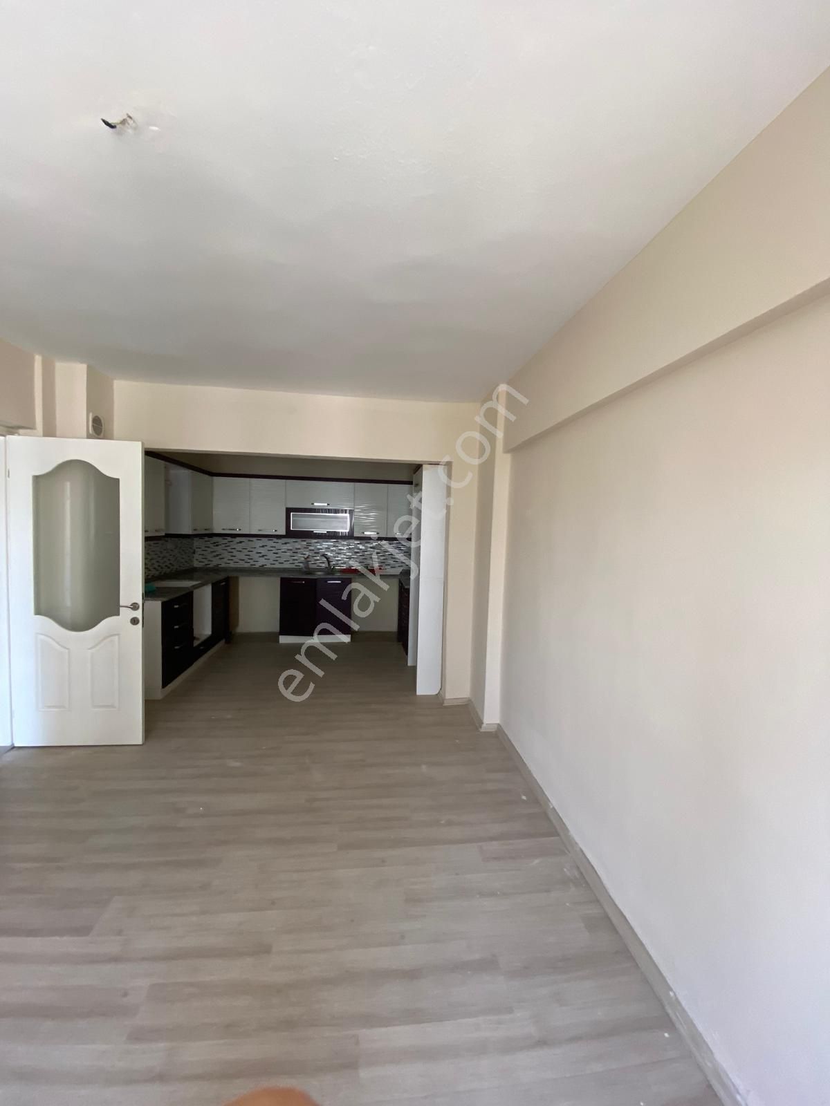 Karaçay Mahallesi Hürriyet Caddesi Üzeri Asansörlü 3. Kat 3+1 Klimalı Daire - Görsel 2