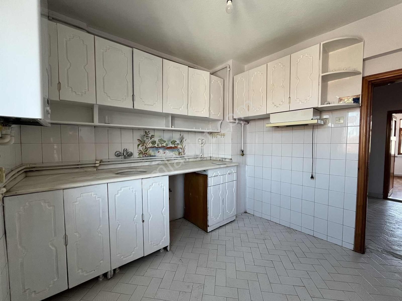 Ekerden Balsu Bulvarında Geniş 2+1 Depozitosuz Kiralık - Görsel 5