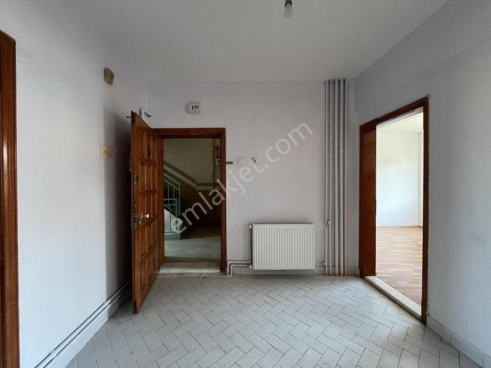 Ekerden Balsu Bulvarında Geniş 2+1 Depozitosuz Kiralık - Görsel 22