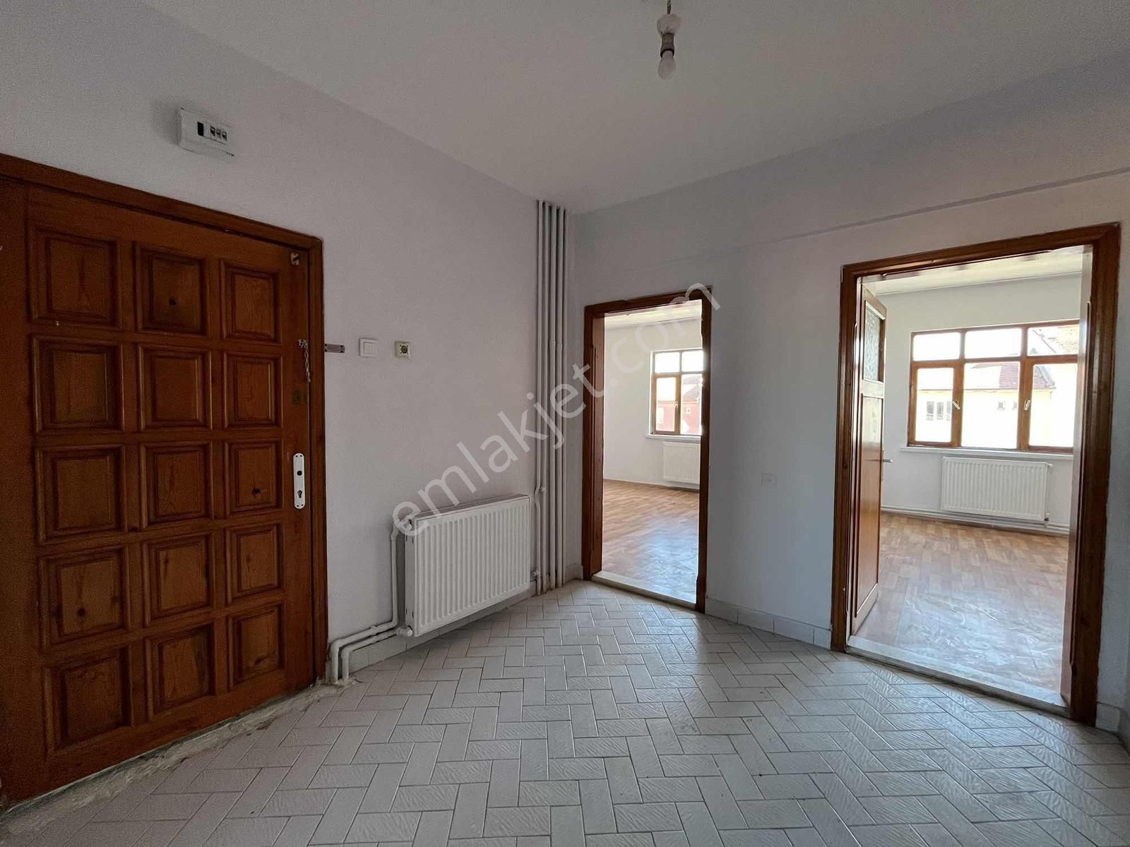 Ekerden Balsu Bulvarında Geniş 2+1 Depozitosuz Kiralık - Görsel 19