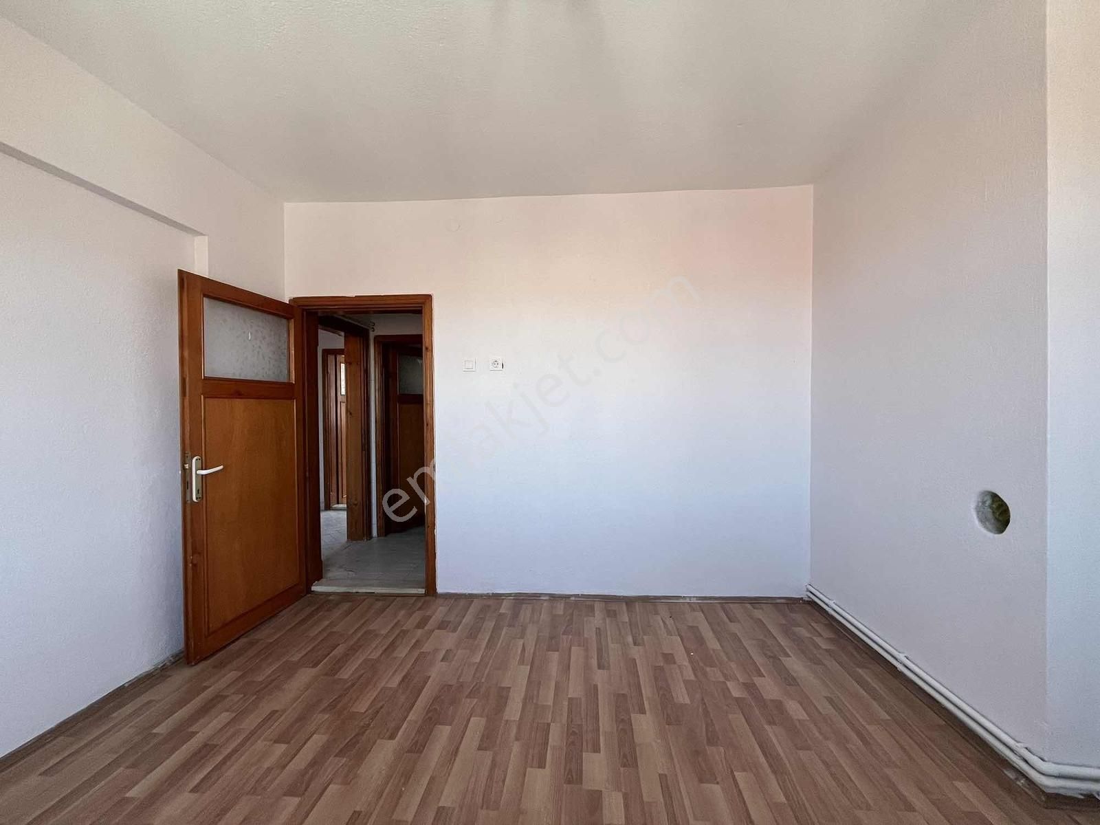 Ekerden Balsu Bulvarında Geniş 2+1 Depozitosuz Kiralık - Görsel 32