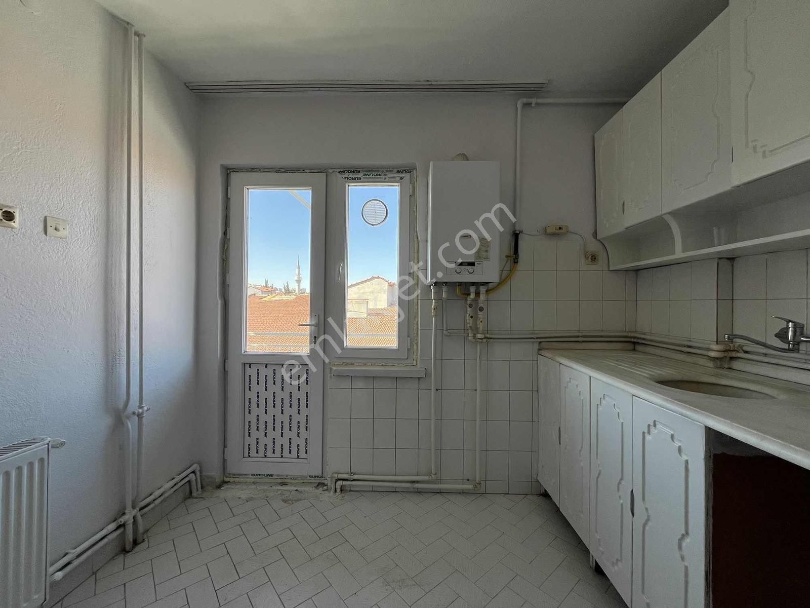 Ekerden Balsu Bulvarında Geniş 2+1 Depozitosuz Kiralık - Görsel 8