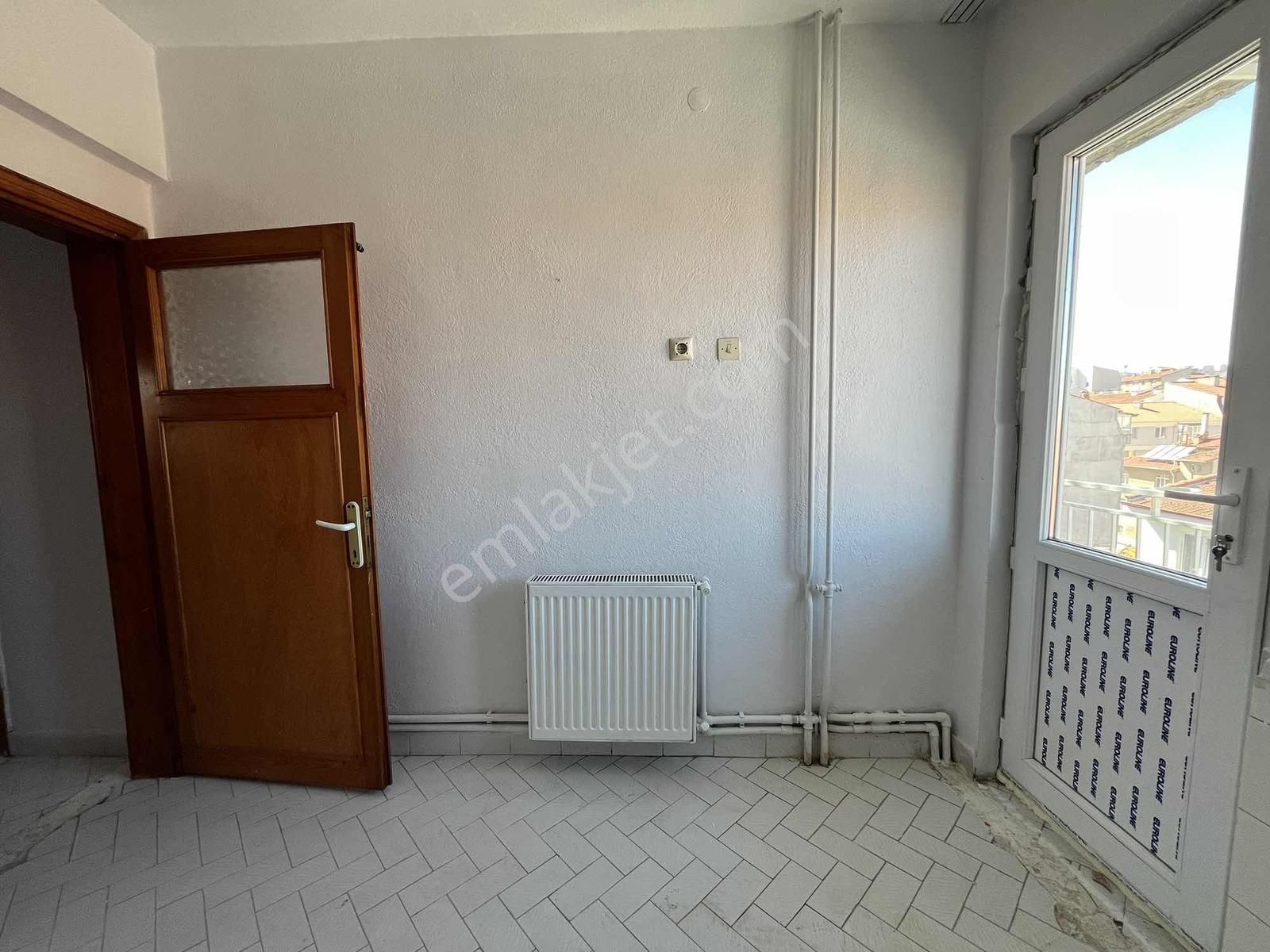 Ekerden Balsu Bulvarında Geniş 2+1 Depozitosuz Kiralık - Görsel 6