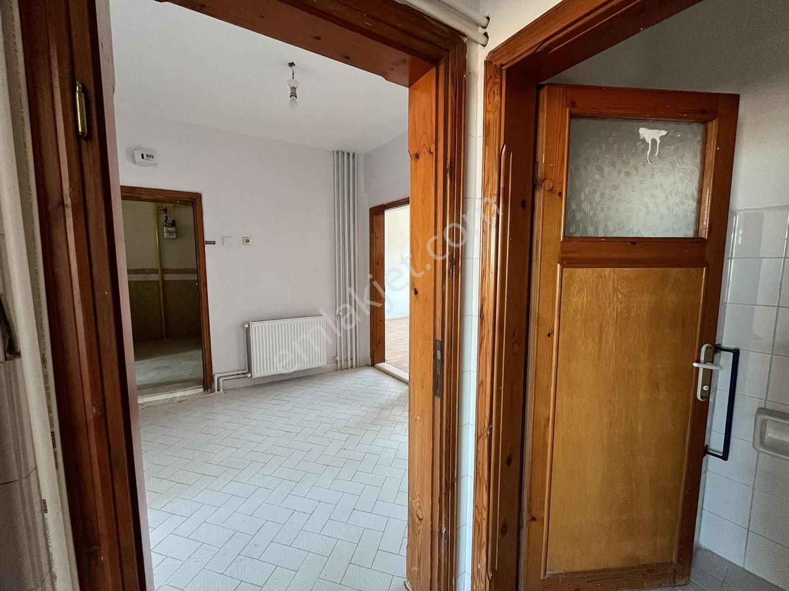 Ekerden Balsu Bulvarında Geniş 2+1 Depozitosuz Kiralık - Görsel 24